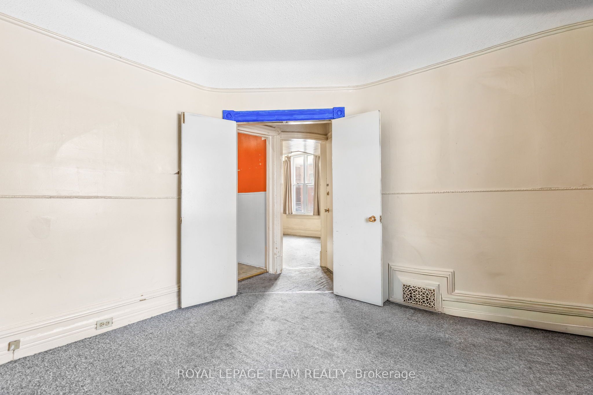 498 Gladstone Avenue Property Photo 7