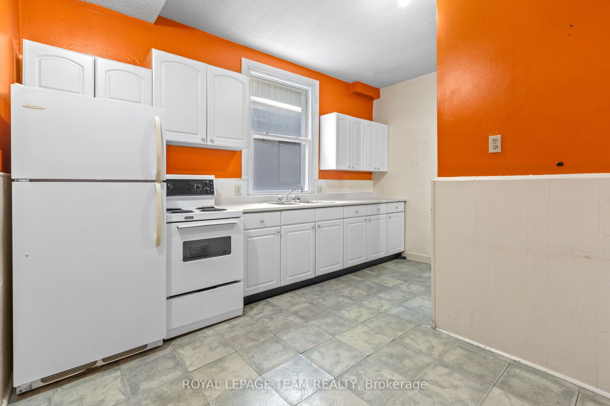 498 Gladstone Avenue Property Photo 10