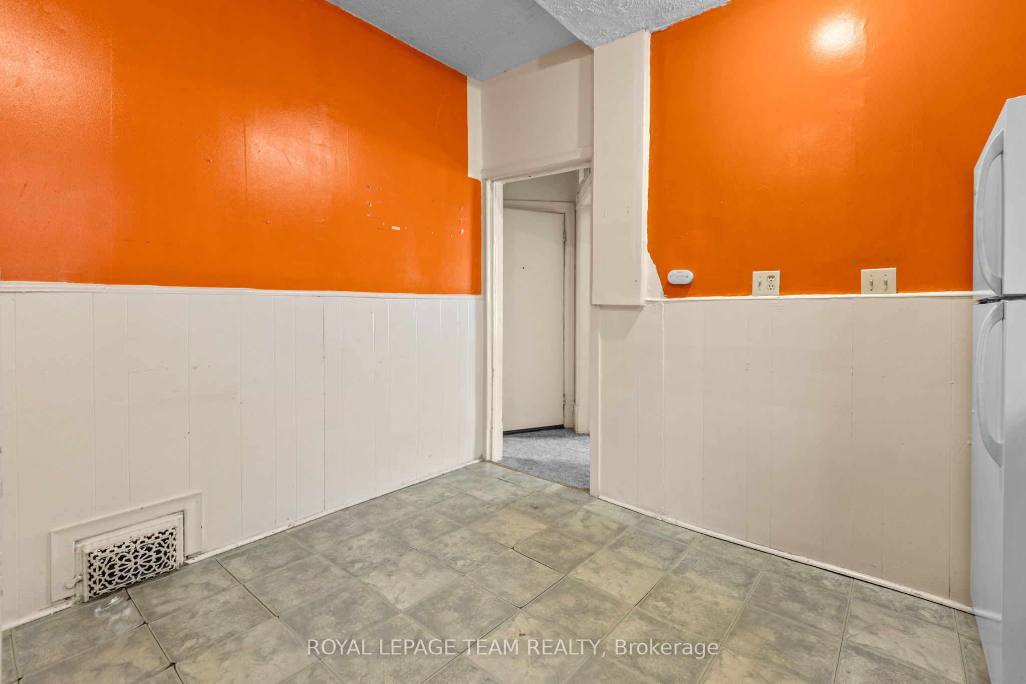 498 Gladstone Avenue Property Photo 12