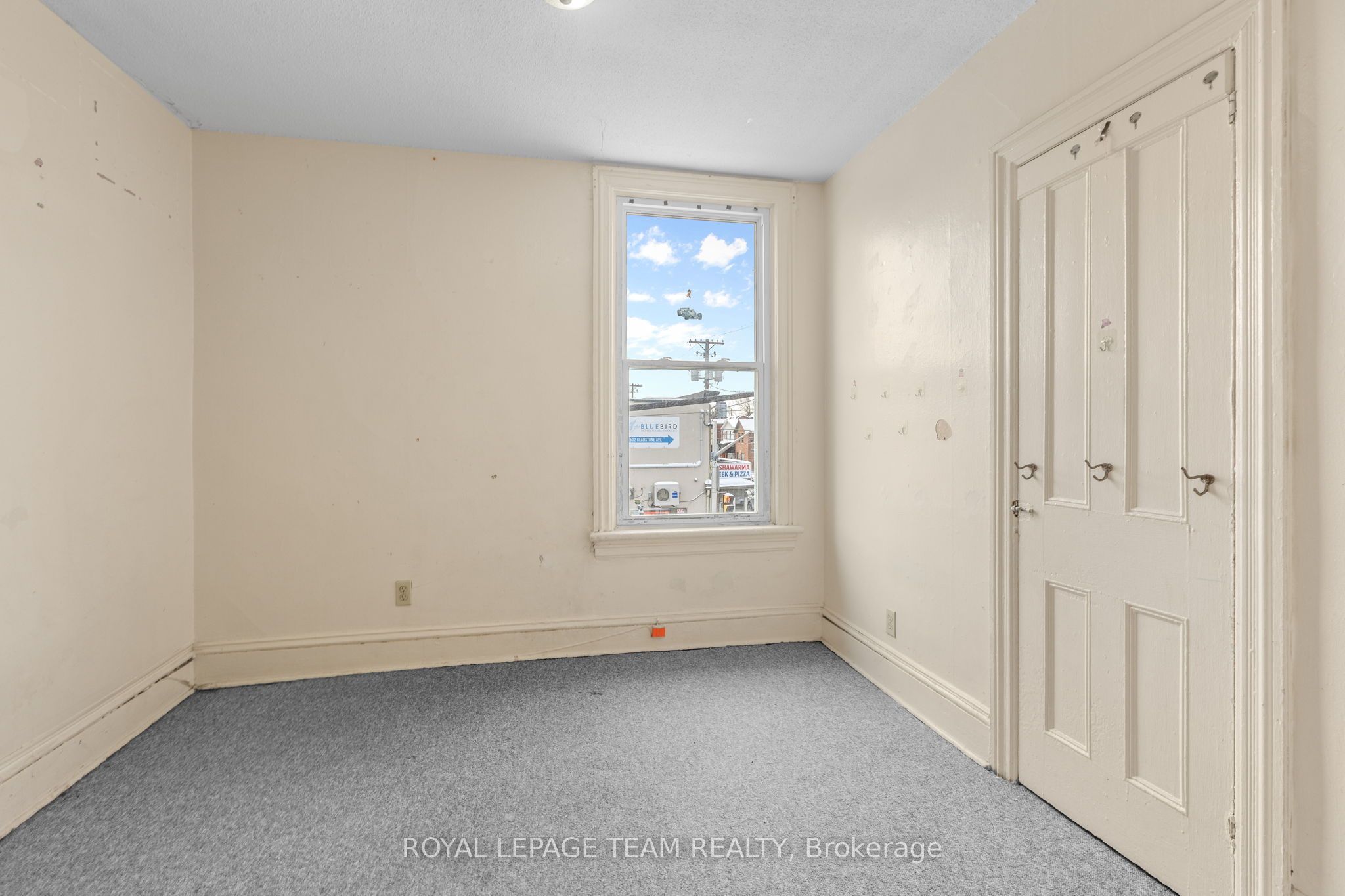 498 Gladstone Avenue Property Photo 15