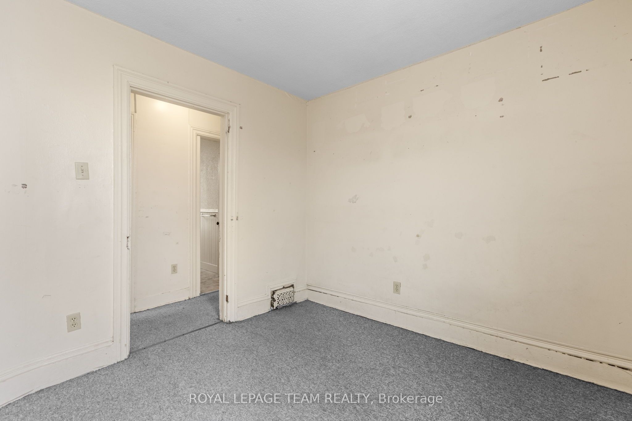498 Gladstone Avenue Property Photo 18