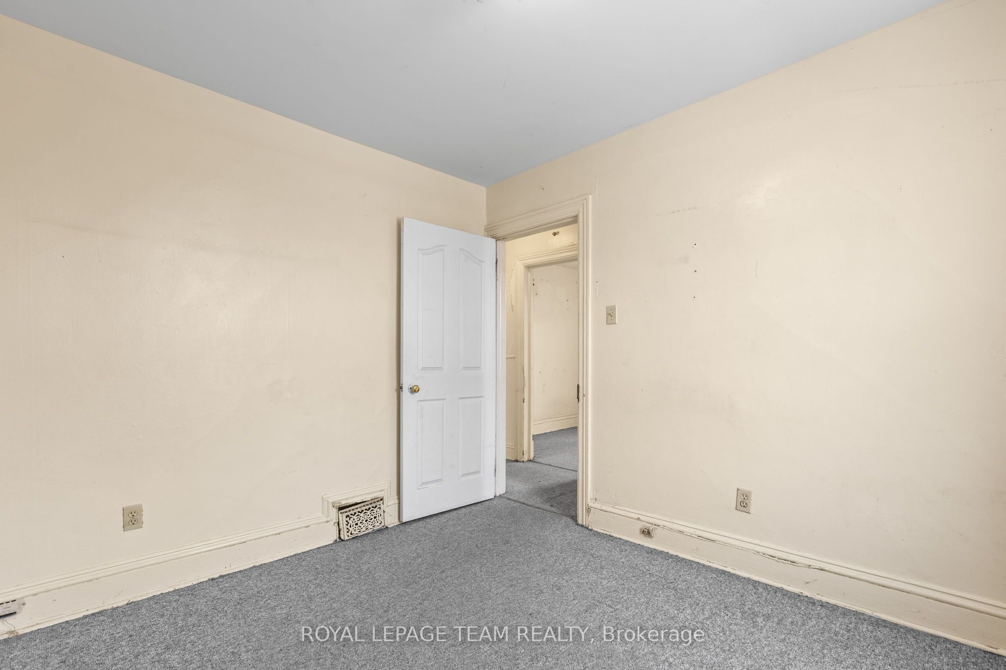 498 Gladstone Avenue Property Photo 19