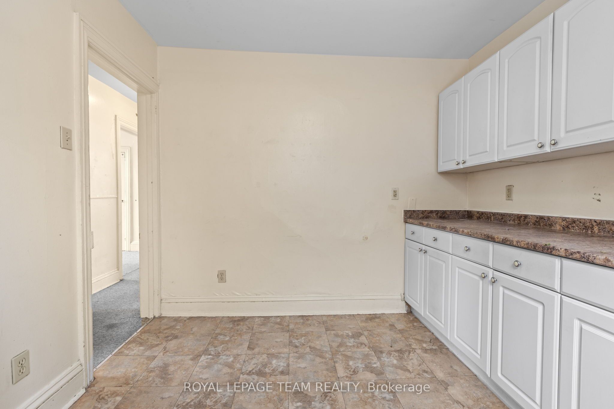 498 Gladstone Avenue Property Photo 24