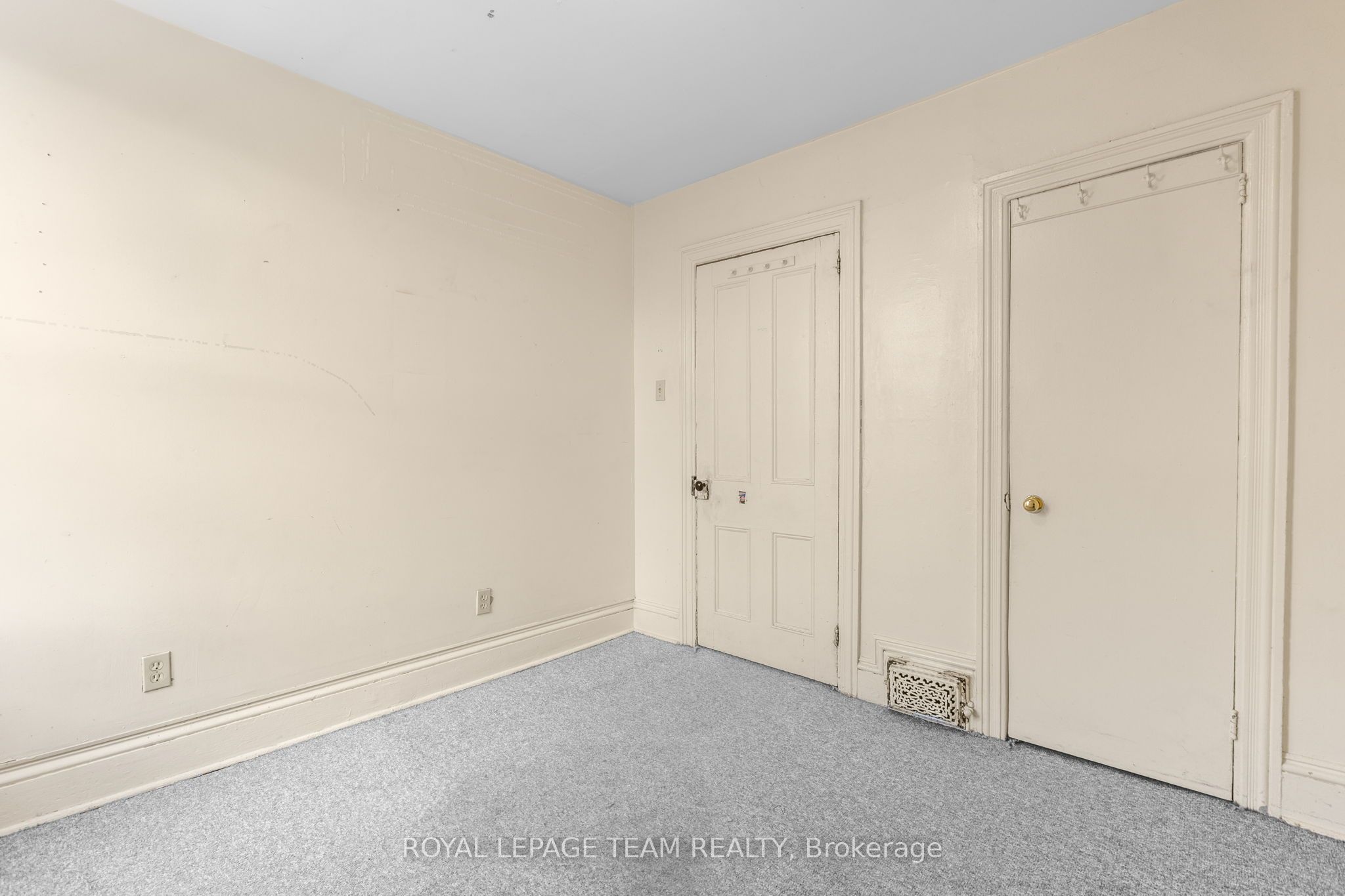 498 Gladstone Avenue Property Photo 26