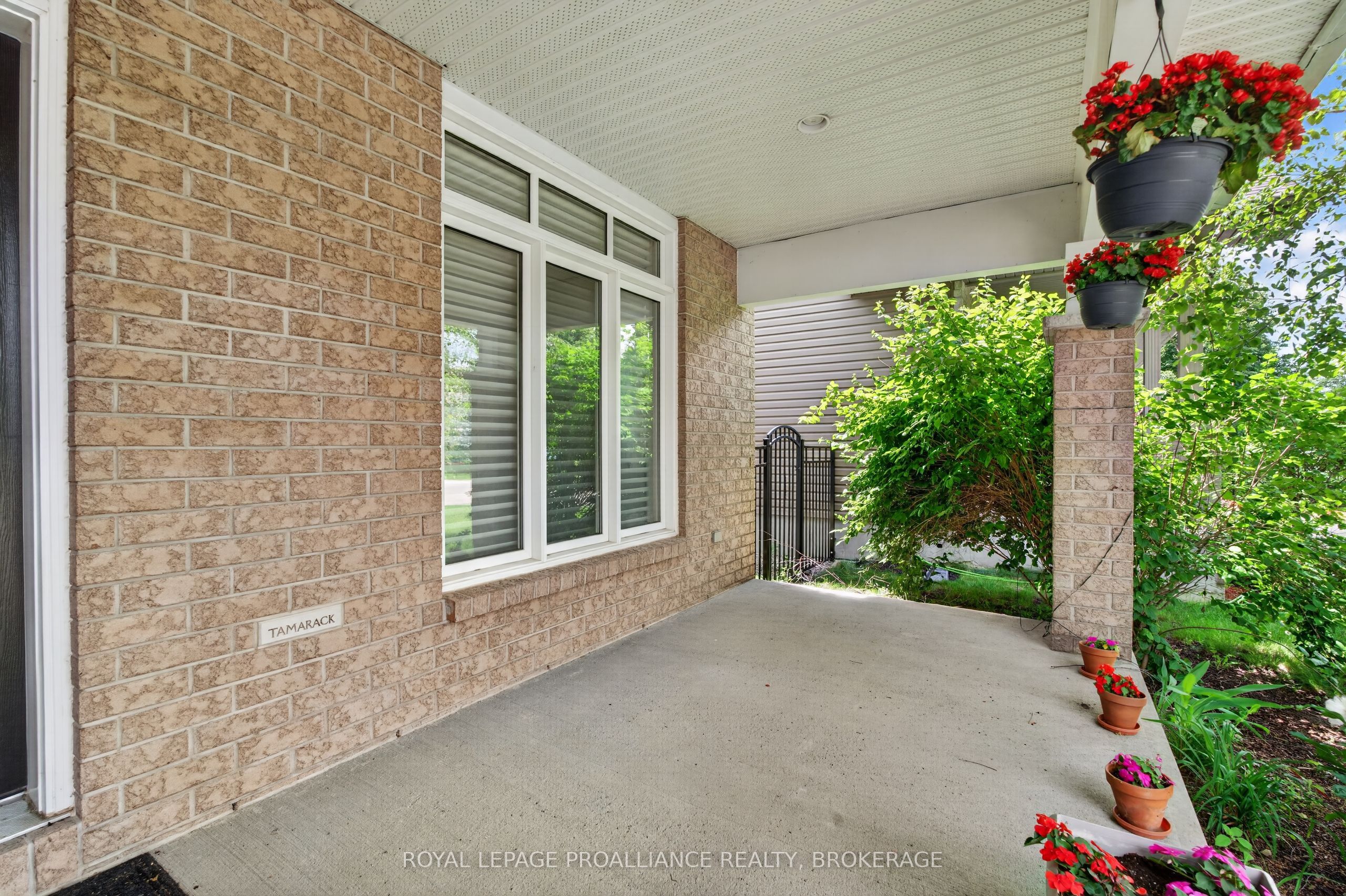 589 Fieldstone Drive Property Photo 2