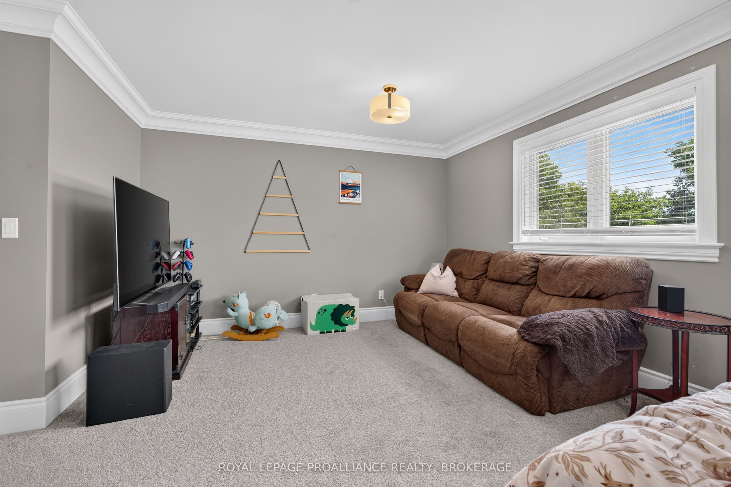 589 Fieldstone Drive Property Photo 23