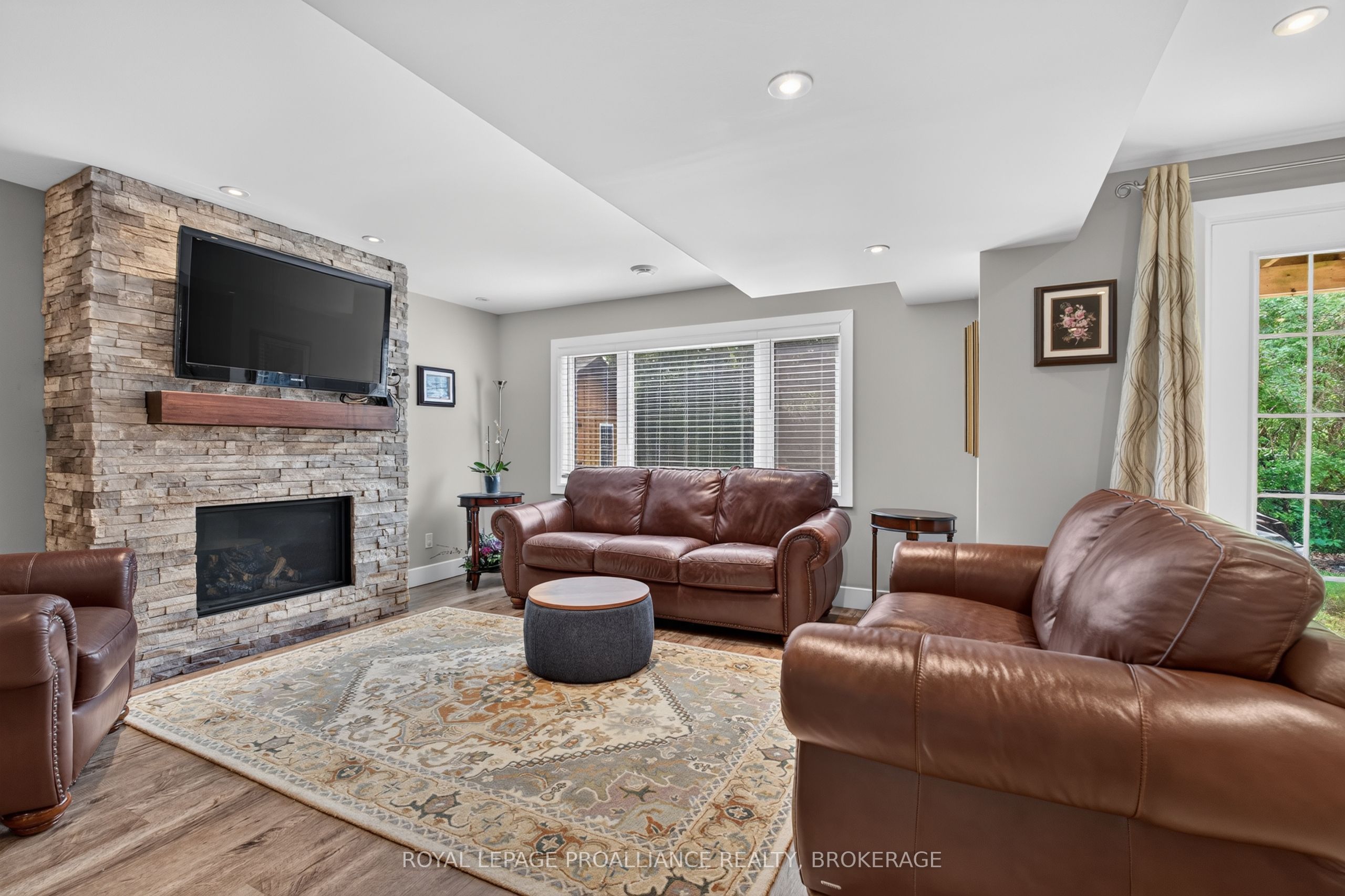 589 Fieldstone Drive Property Photo 28