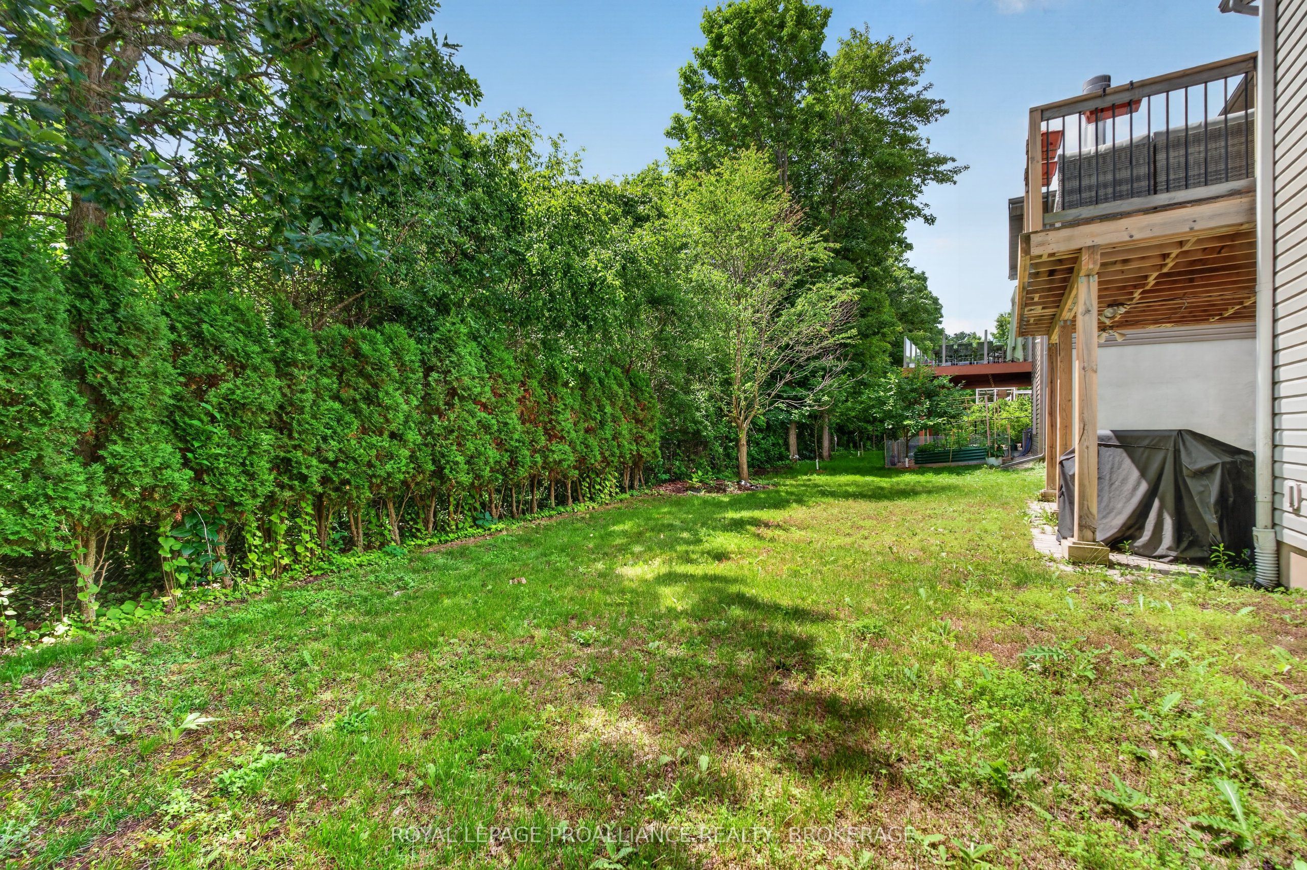 589 Fieldstone Drive Property Photo 33