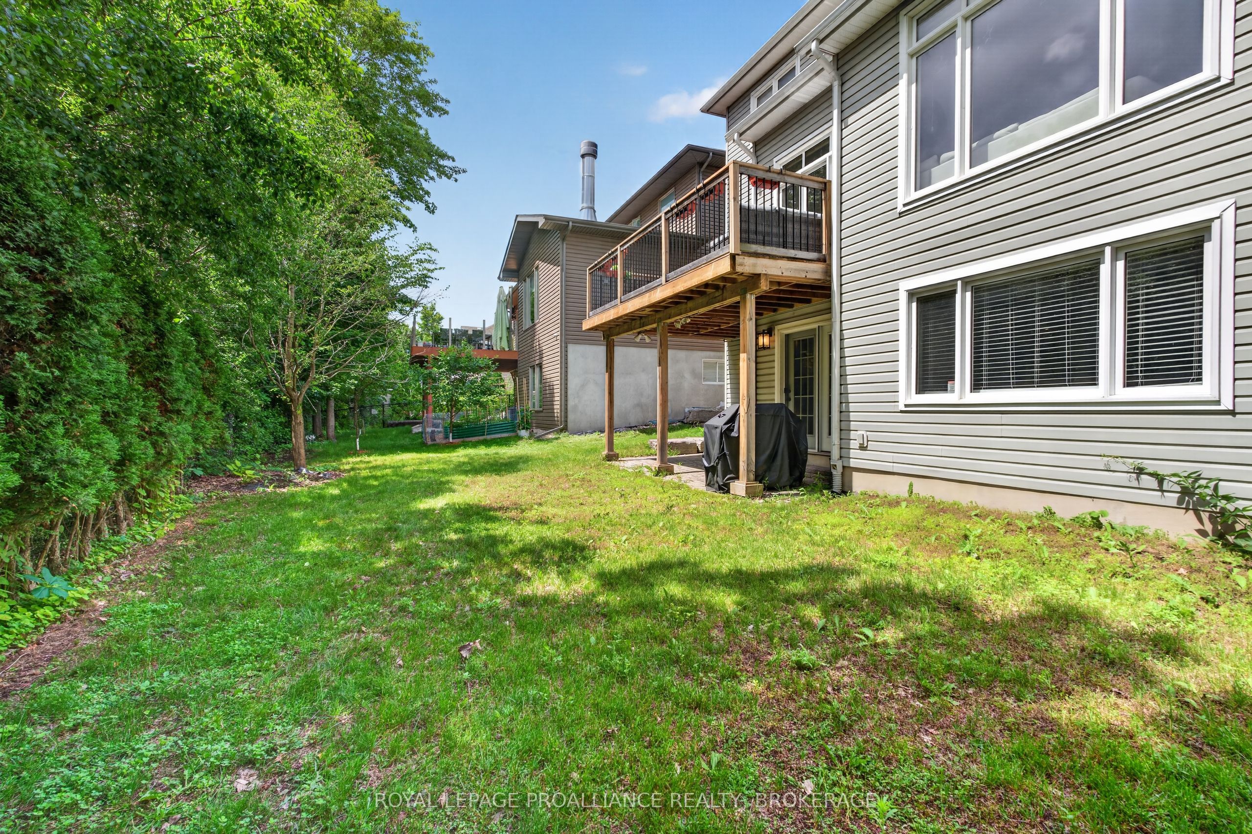 589 Fieldstone Drive Property Photo 34