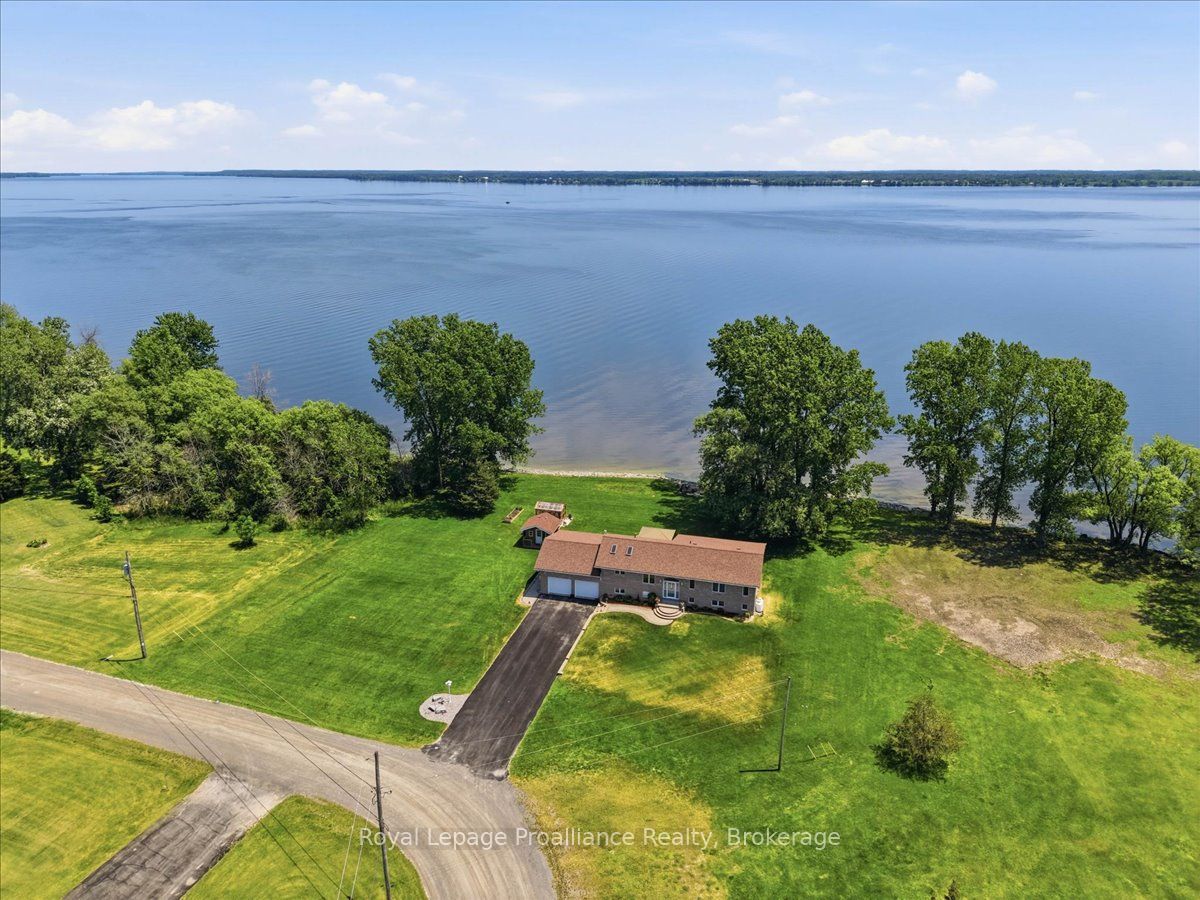 40 Wallbridge Circle Property Photo 1