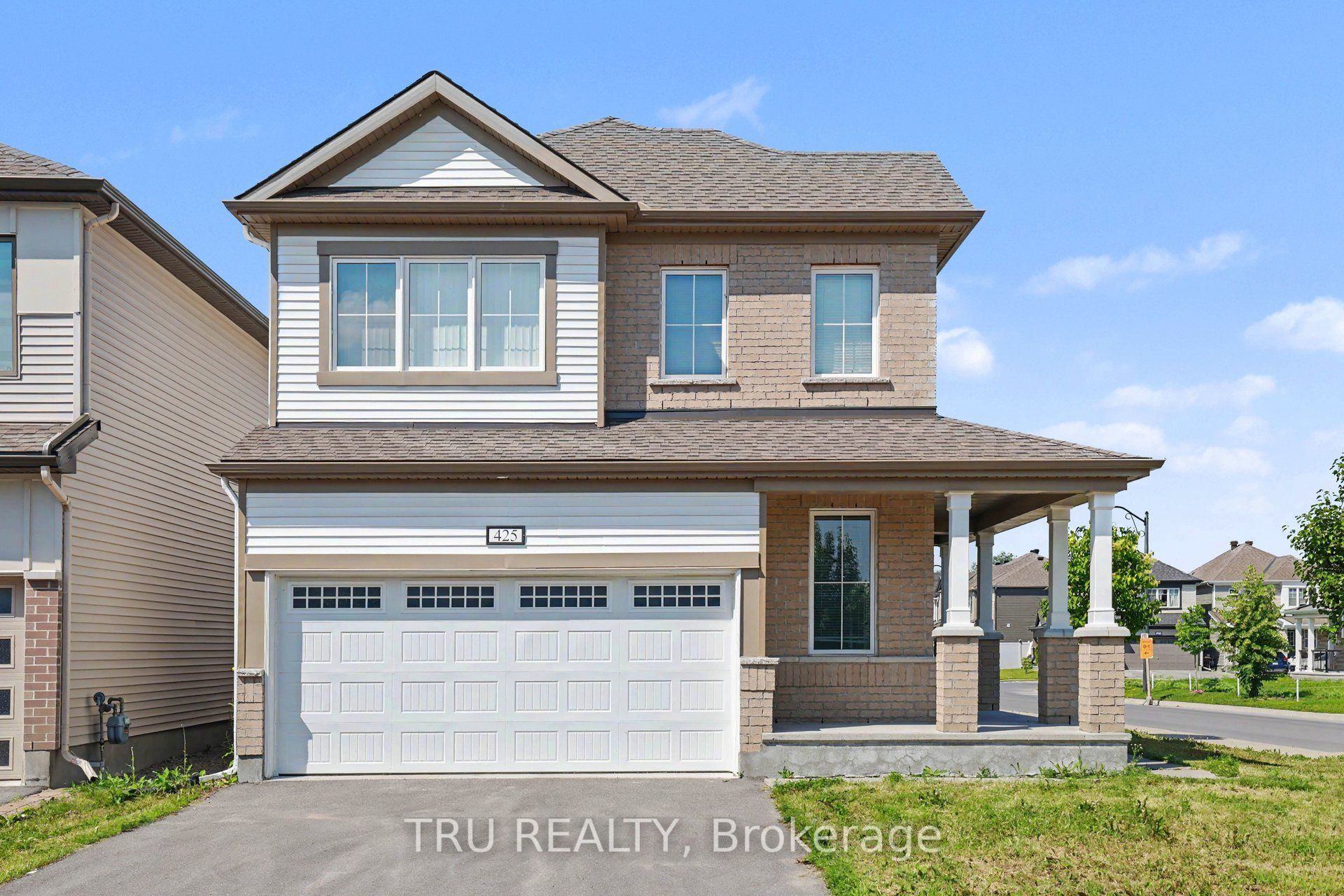 425 Aphelion Crescent Property Photo 3