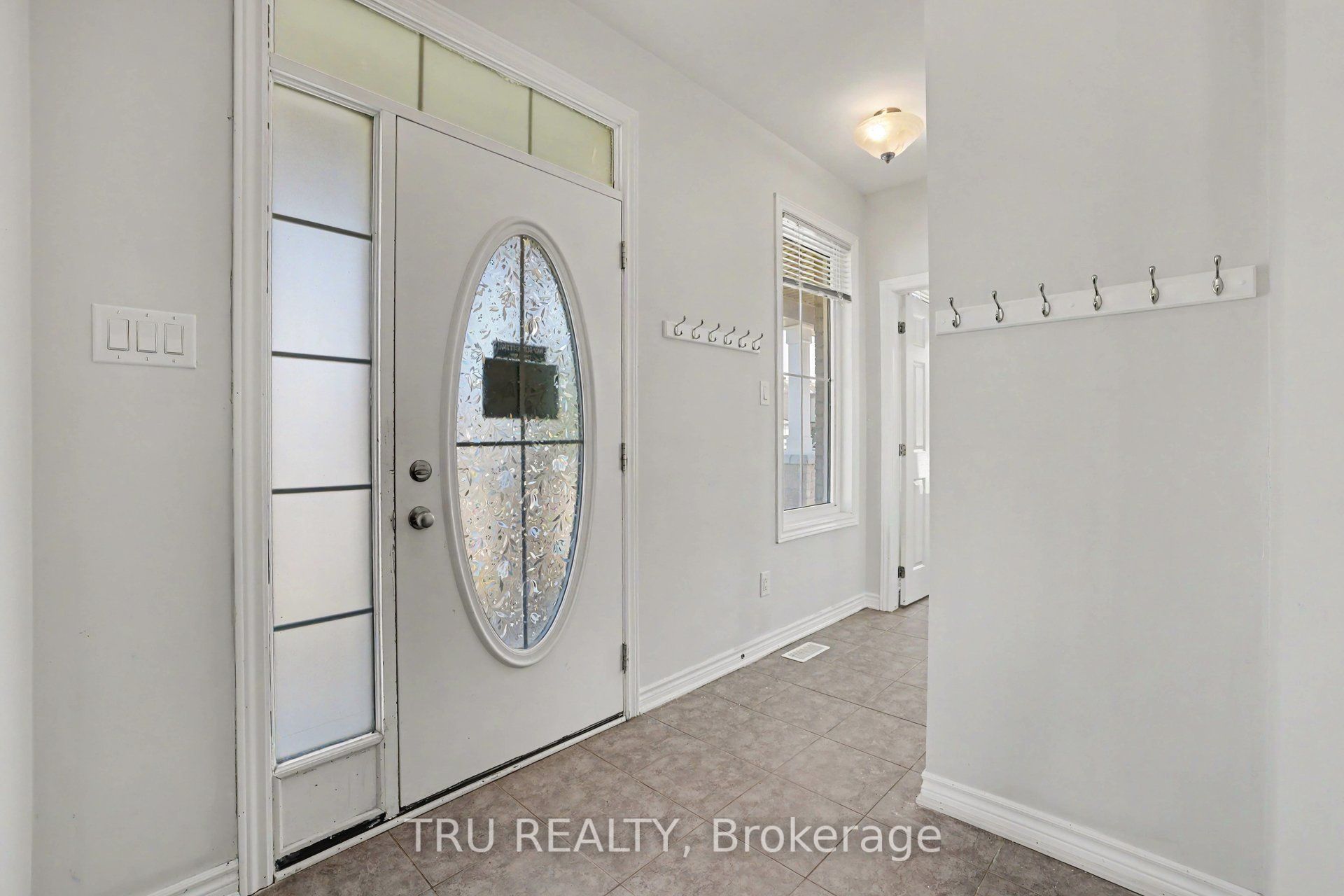 425 Aphelion Crescent Property Photo 4