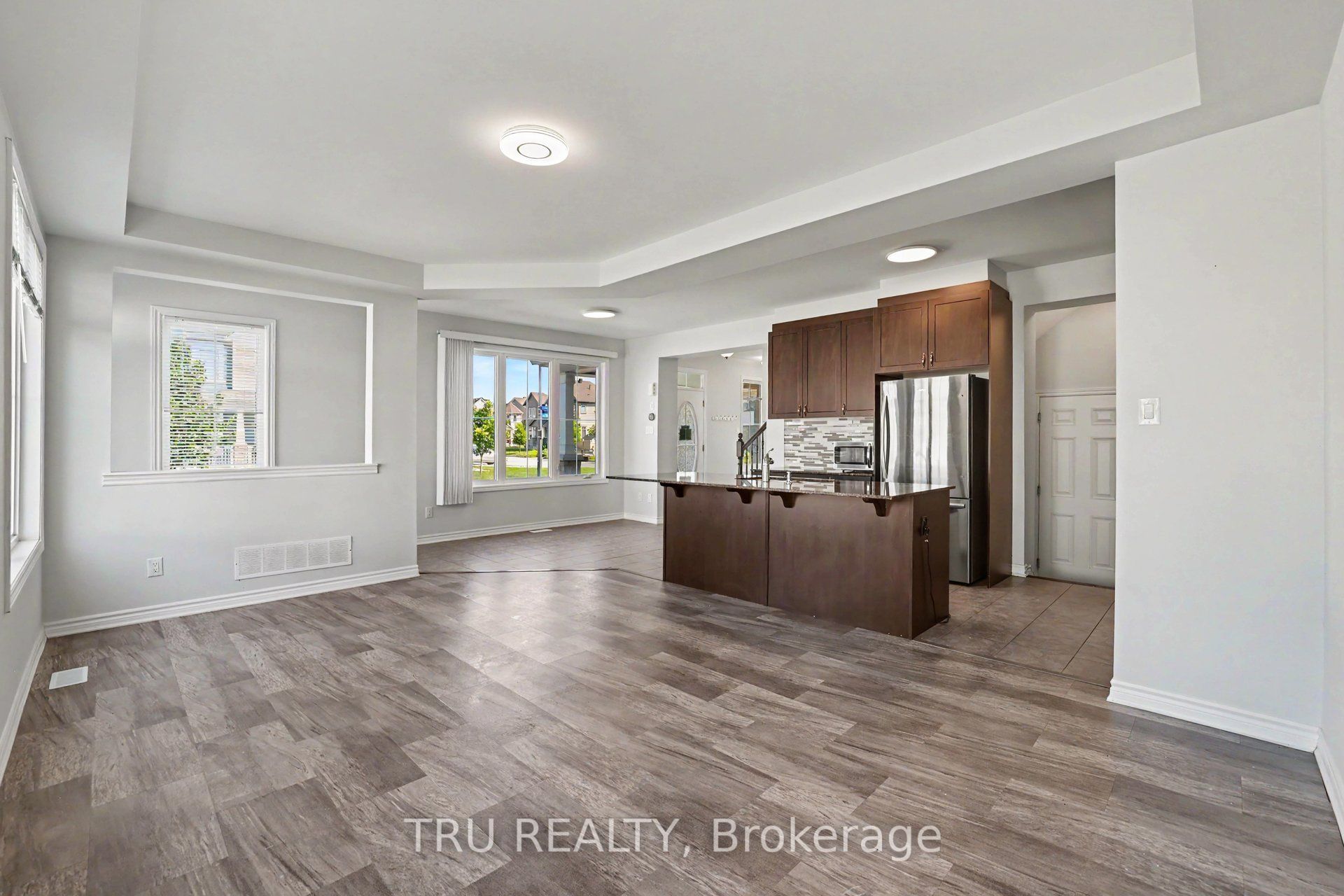 425 Aphelion Crescent Property Photo 13