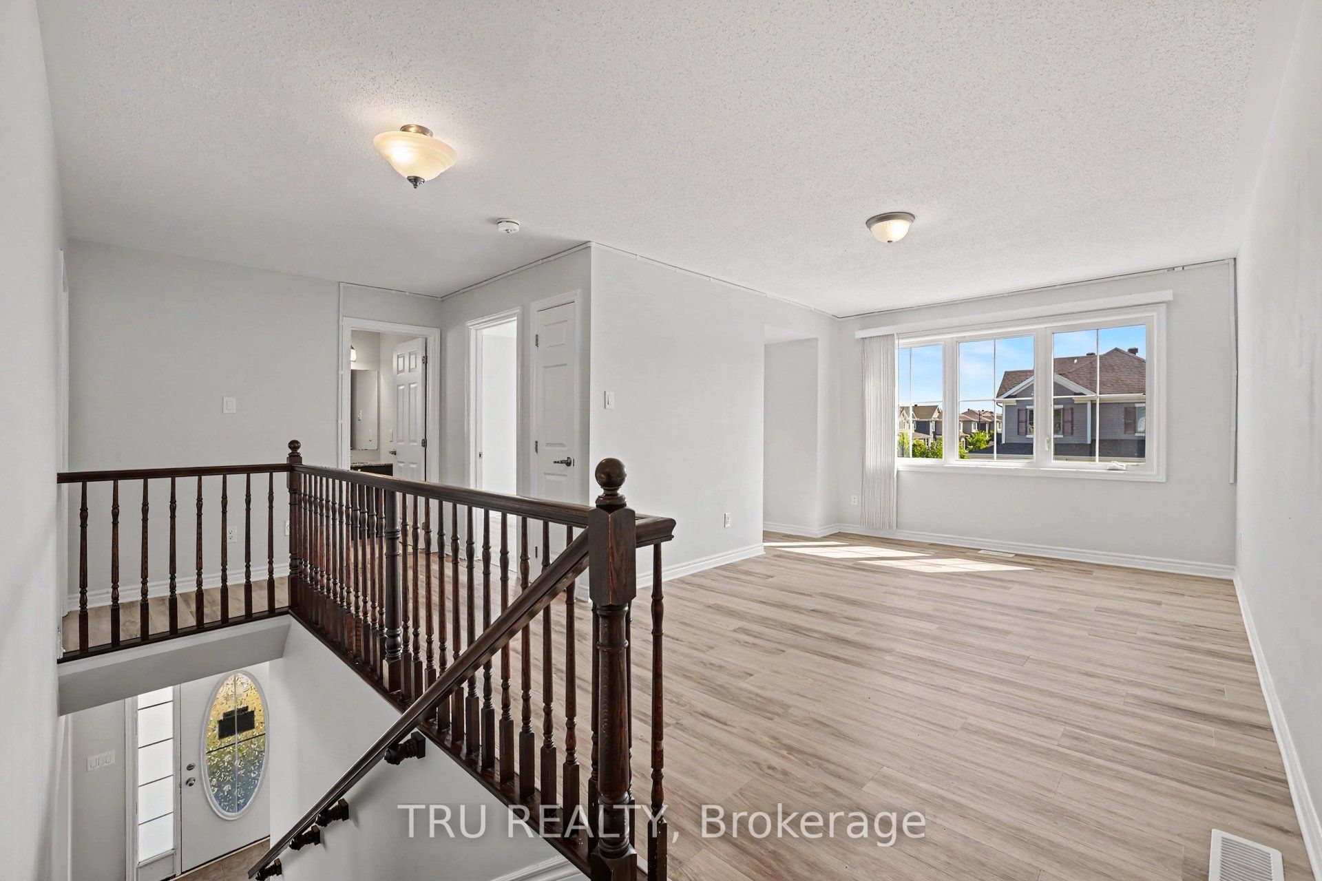 425 Aphelion Crescent Property Photo 15