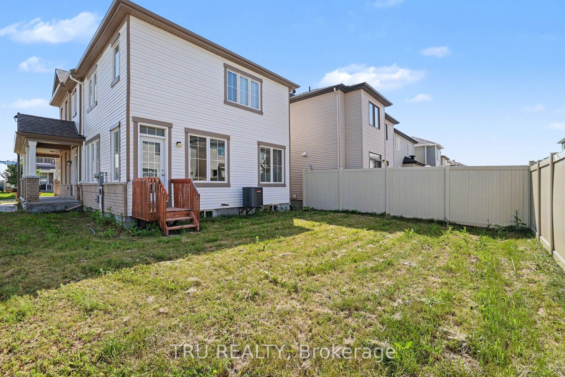 425 Aphelion Crescent Property Photo 28