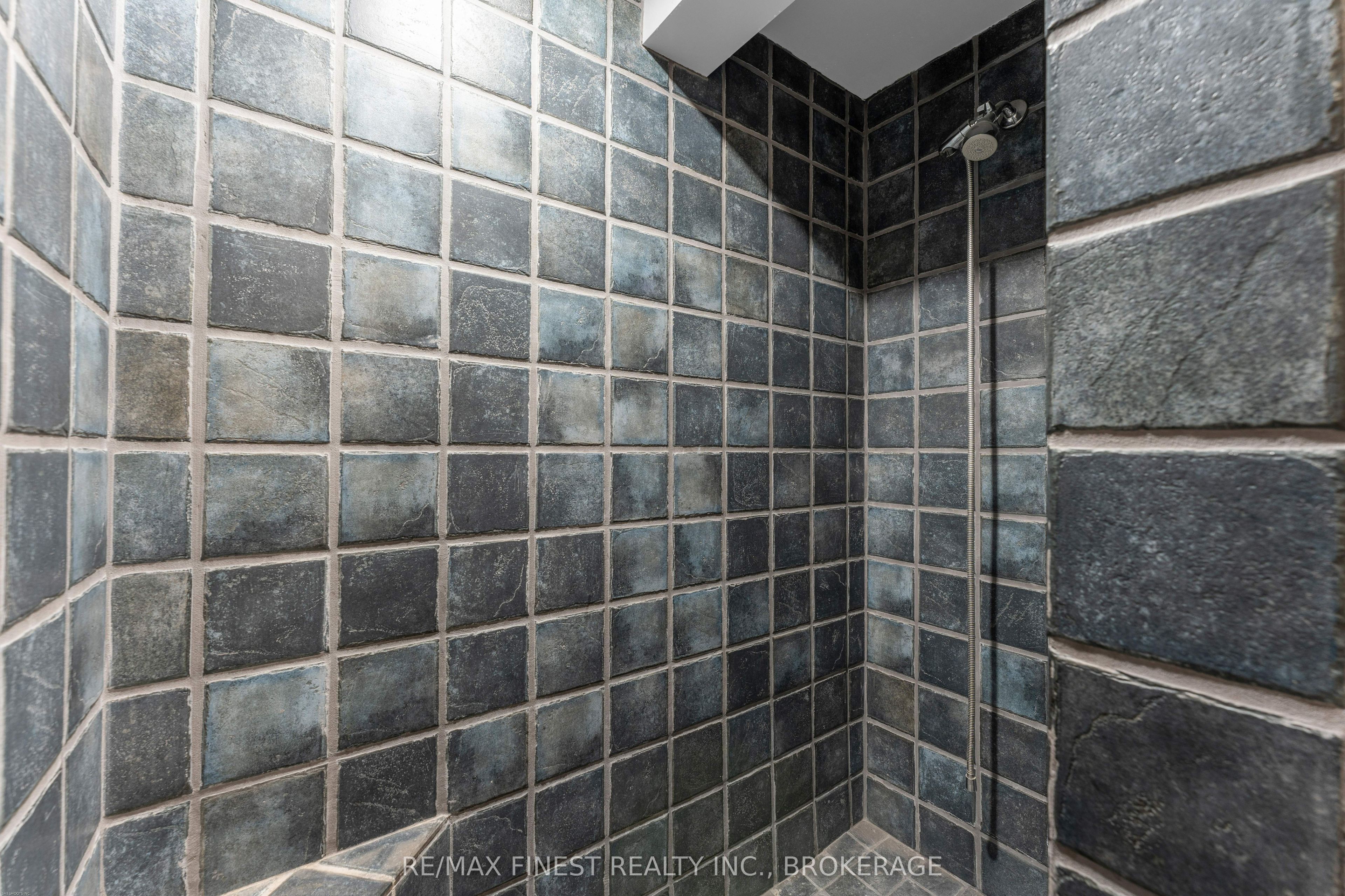 4247 Henderson Road Property Photo 26
