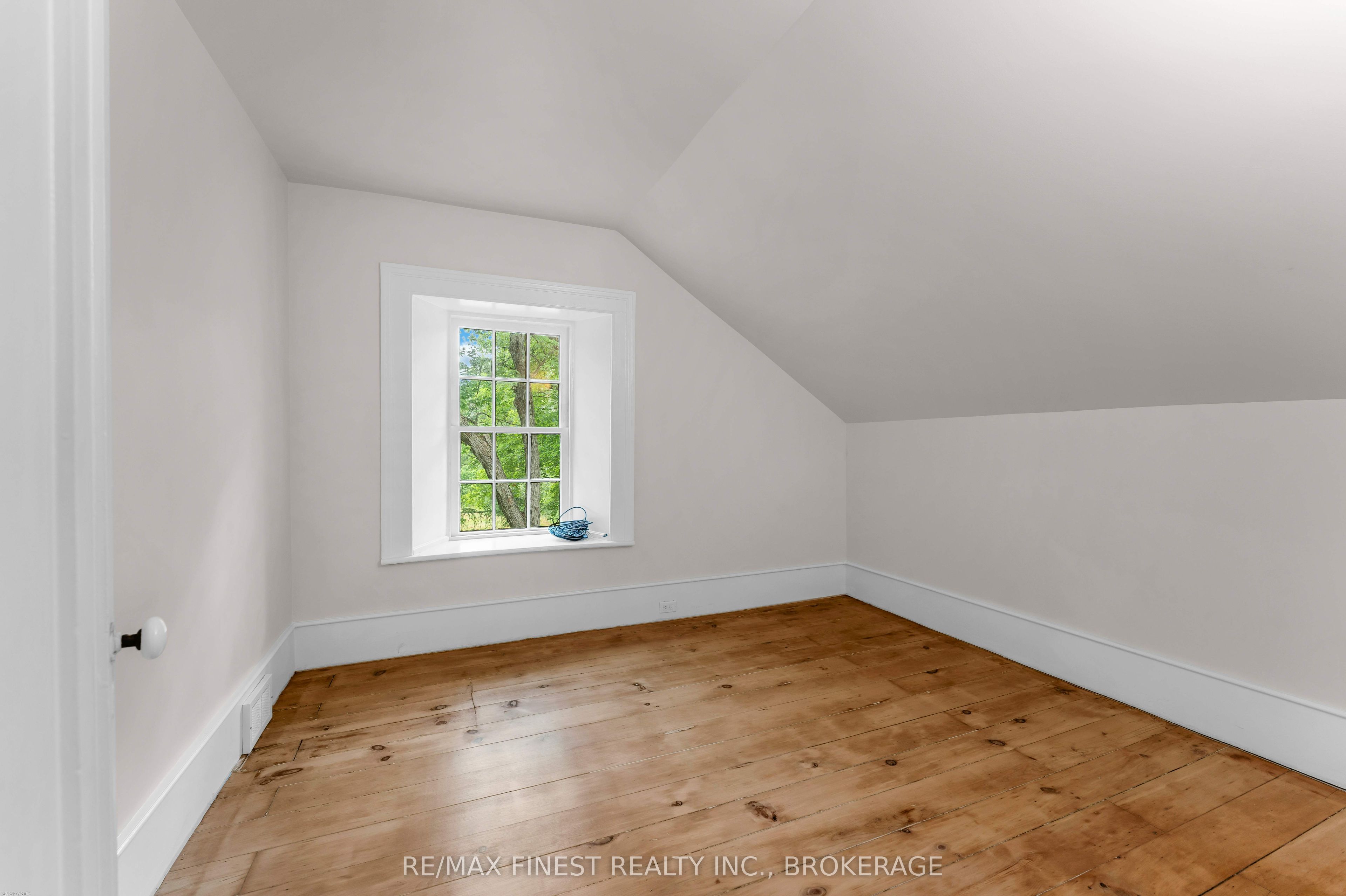 4247 Henderson Road Property Photo 33