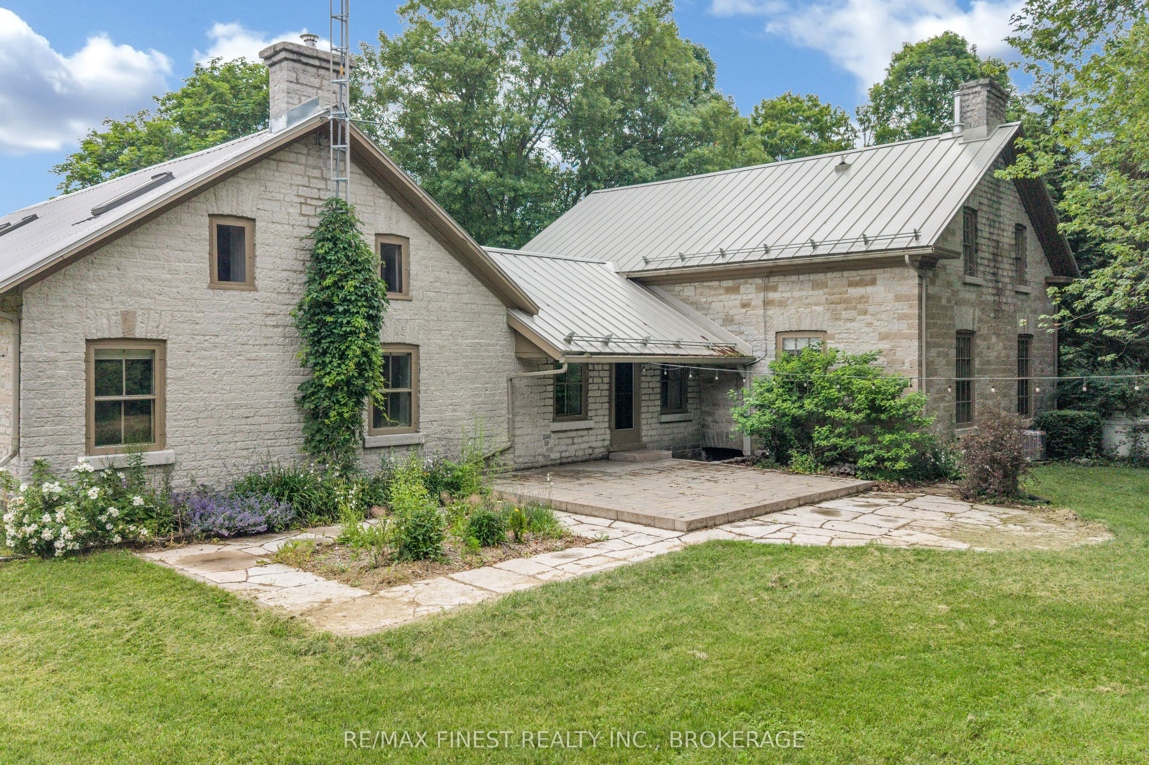 4247 Henderson Road Property Photo 43