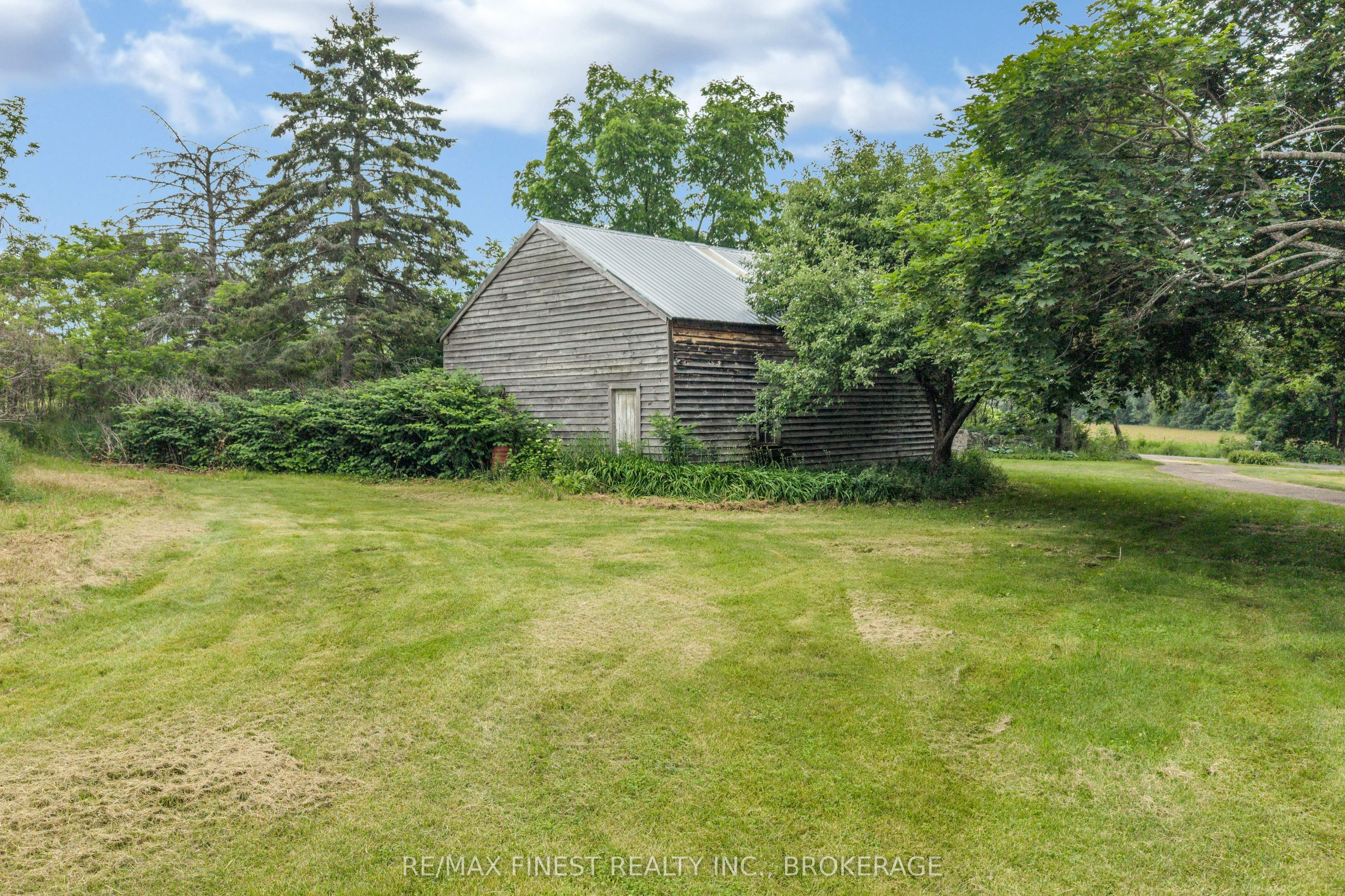 4247 Henderson Road Property Photo 45