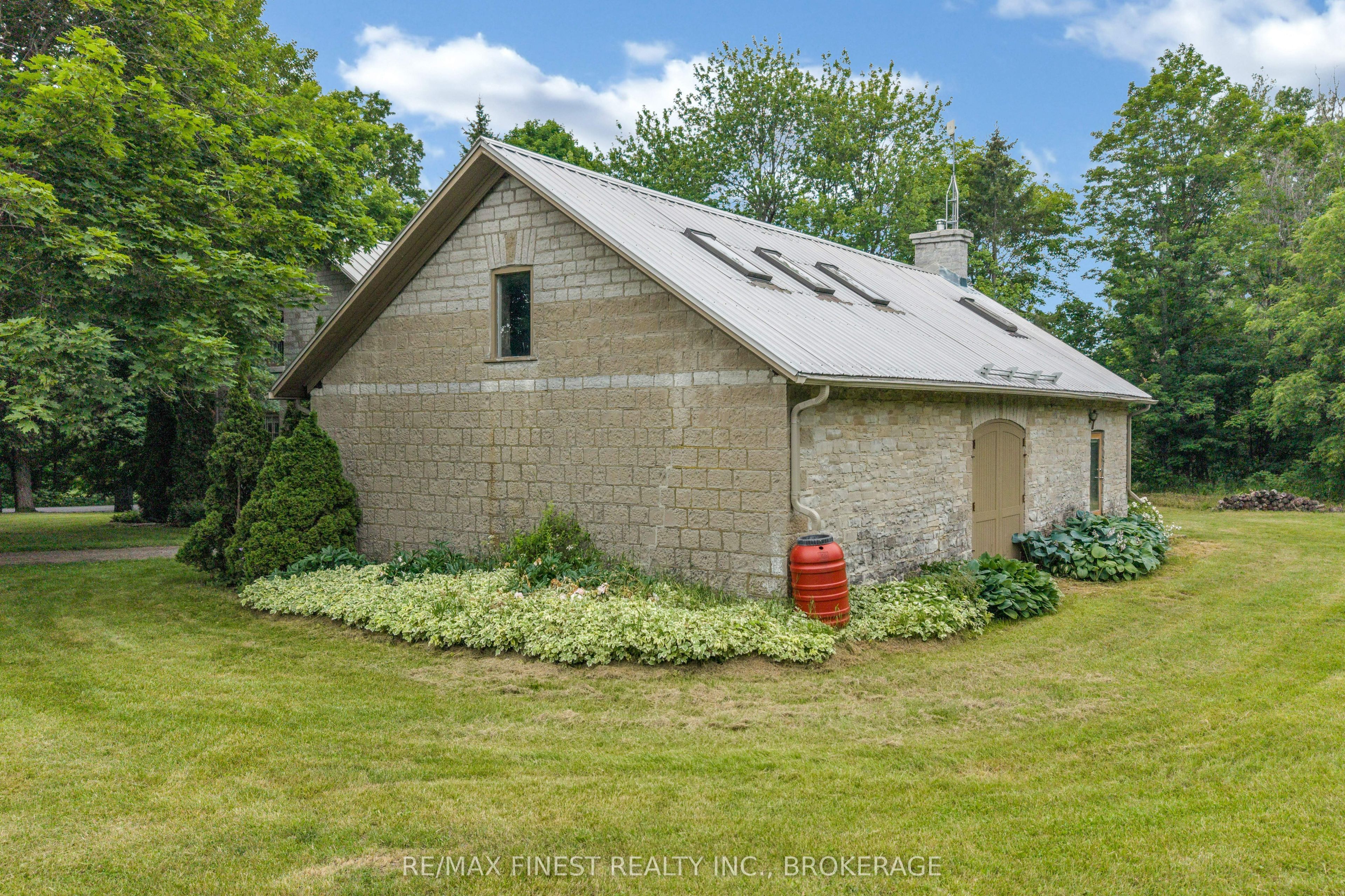 4247 Henderson Road Property Photo 46