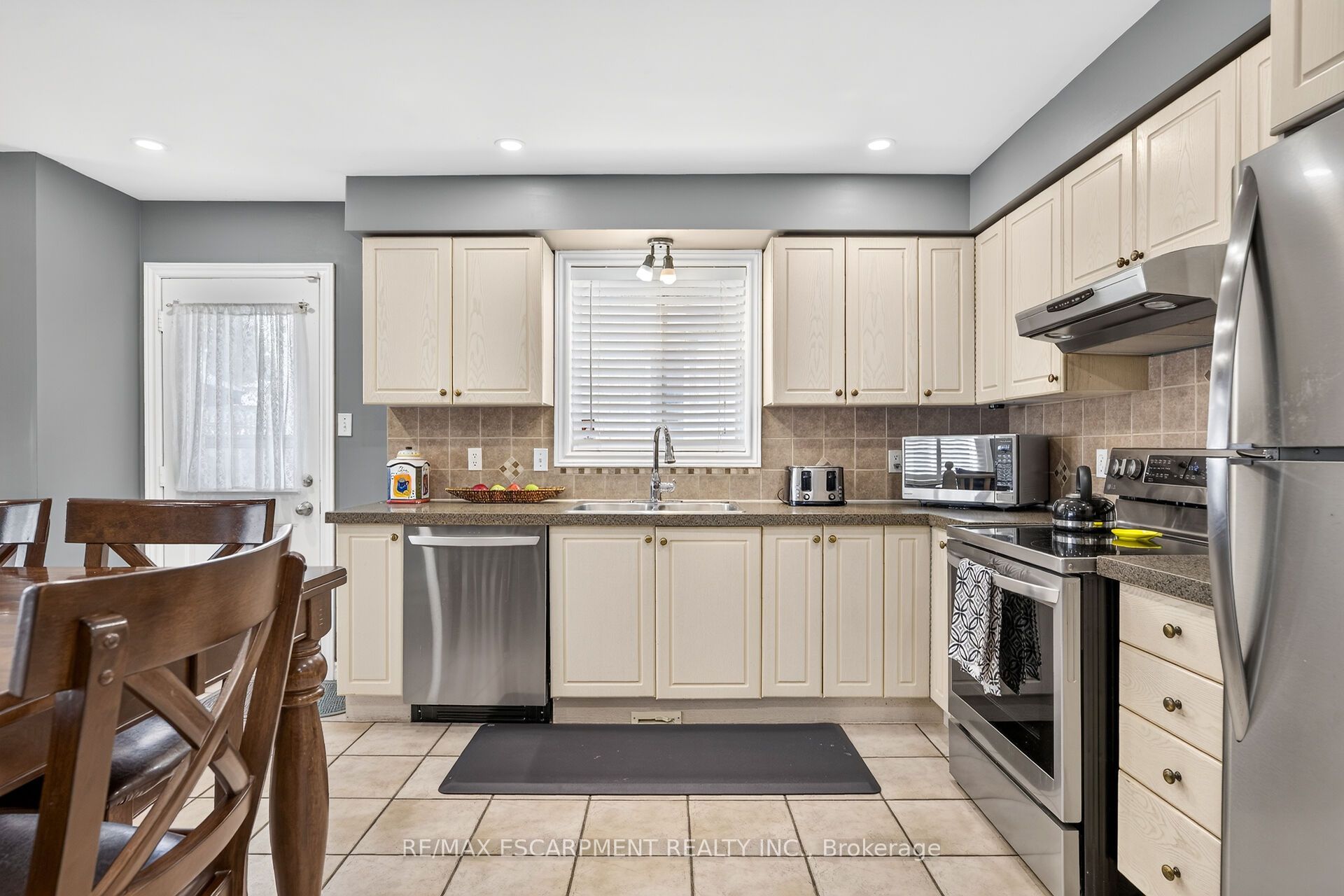 51 Cabriolet Crescent Property Photo 11