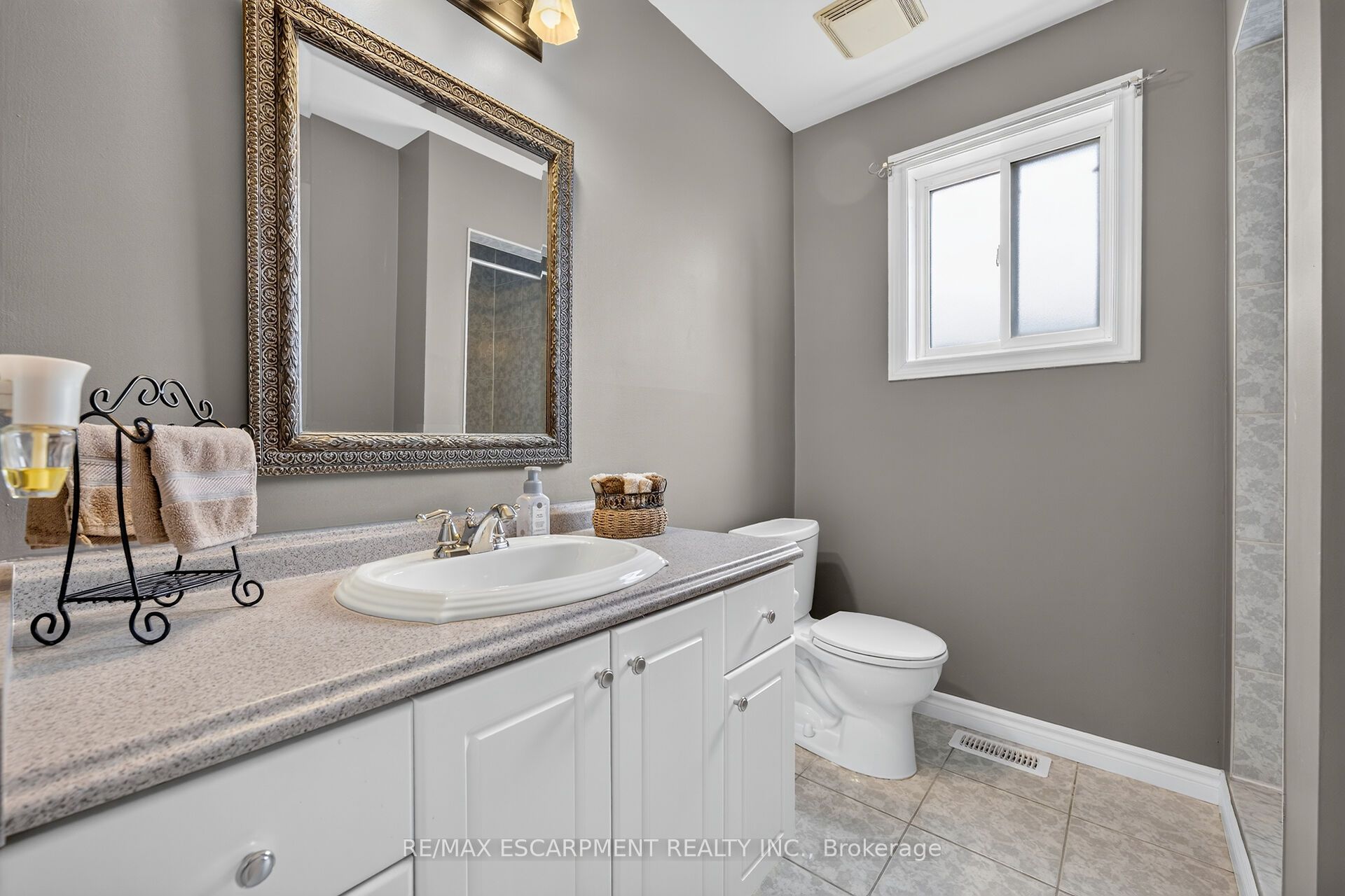 51 Cabriolet Crescent Property Photo 33