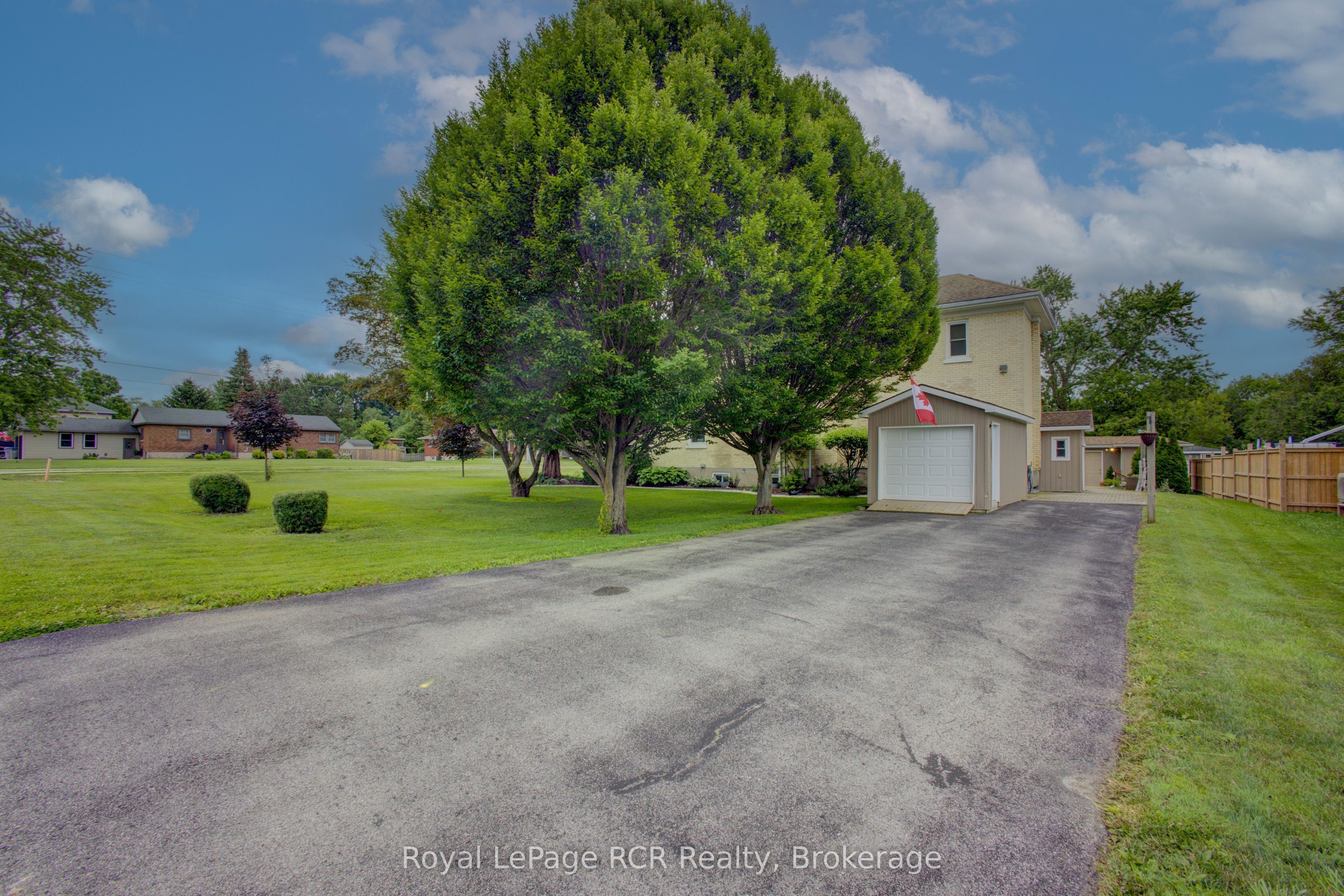 210 St George Street Property Photo 4
