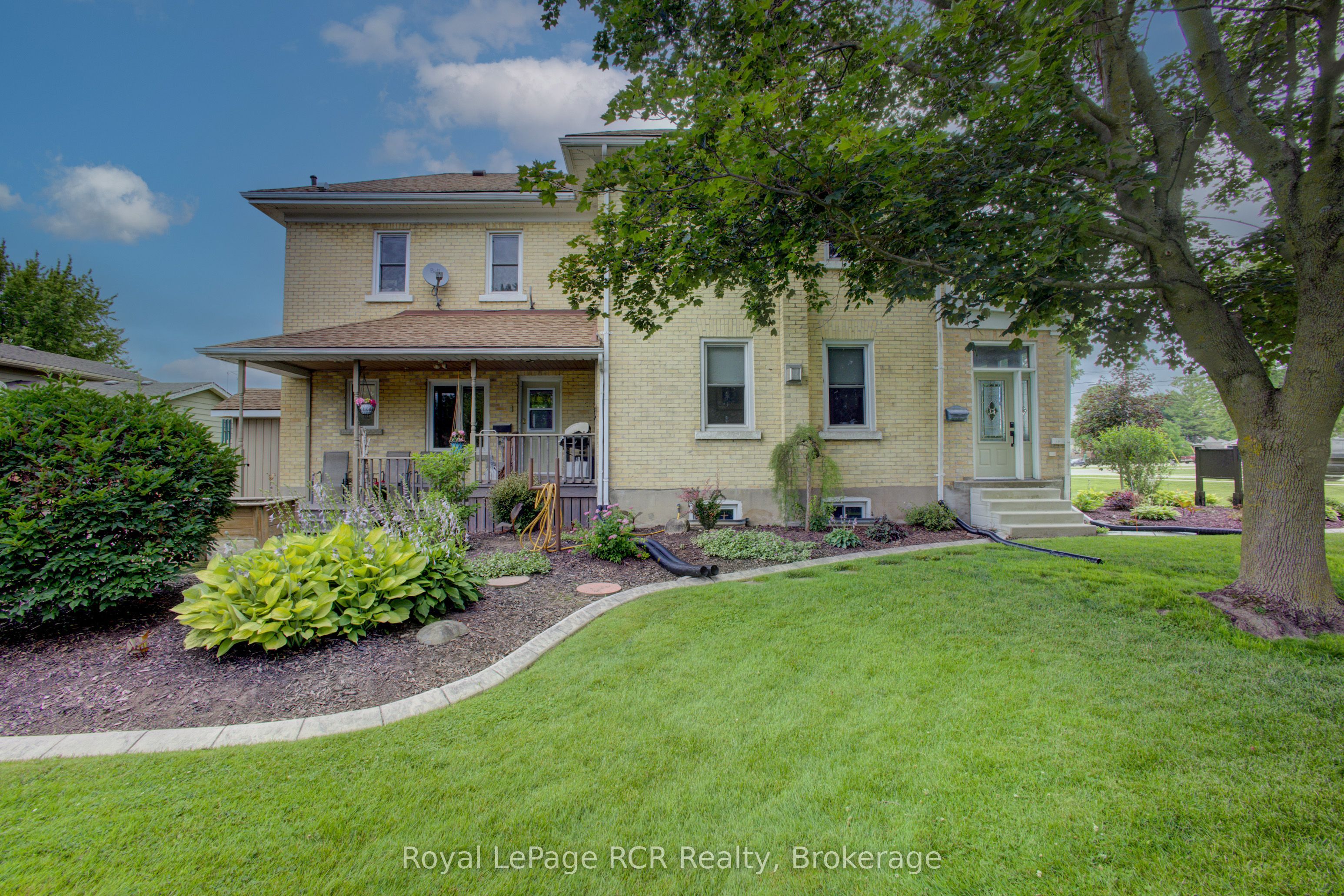 210 St George Street Property Photo 5