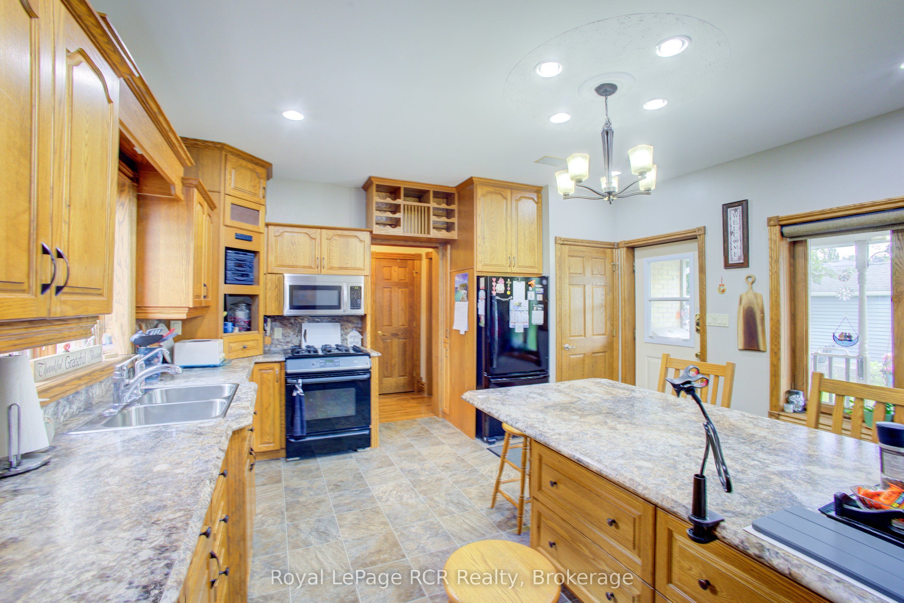 210 St George Street Property Photo 7