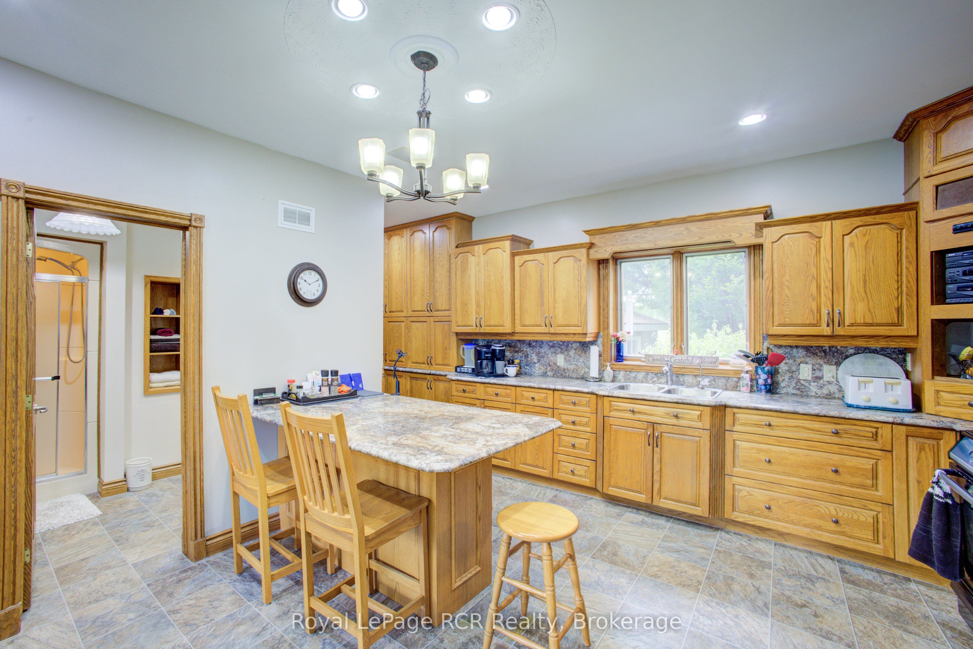 210 St George Street Property Photo 8