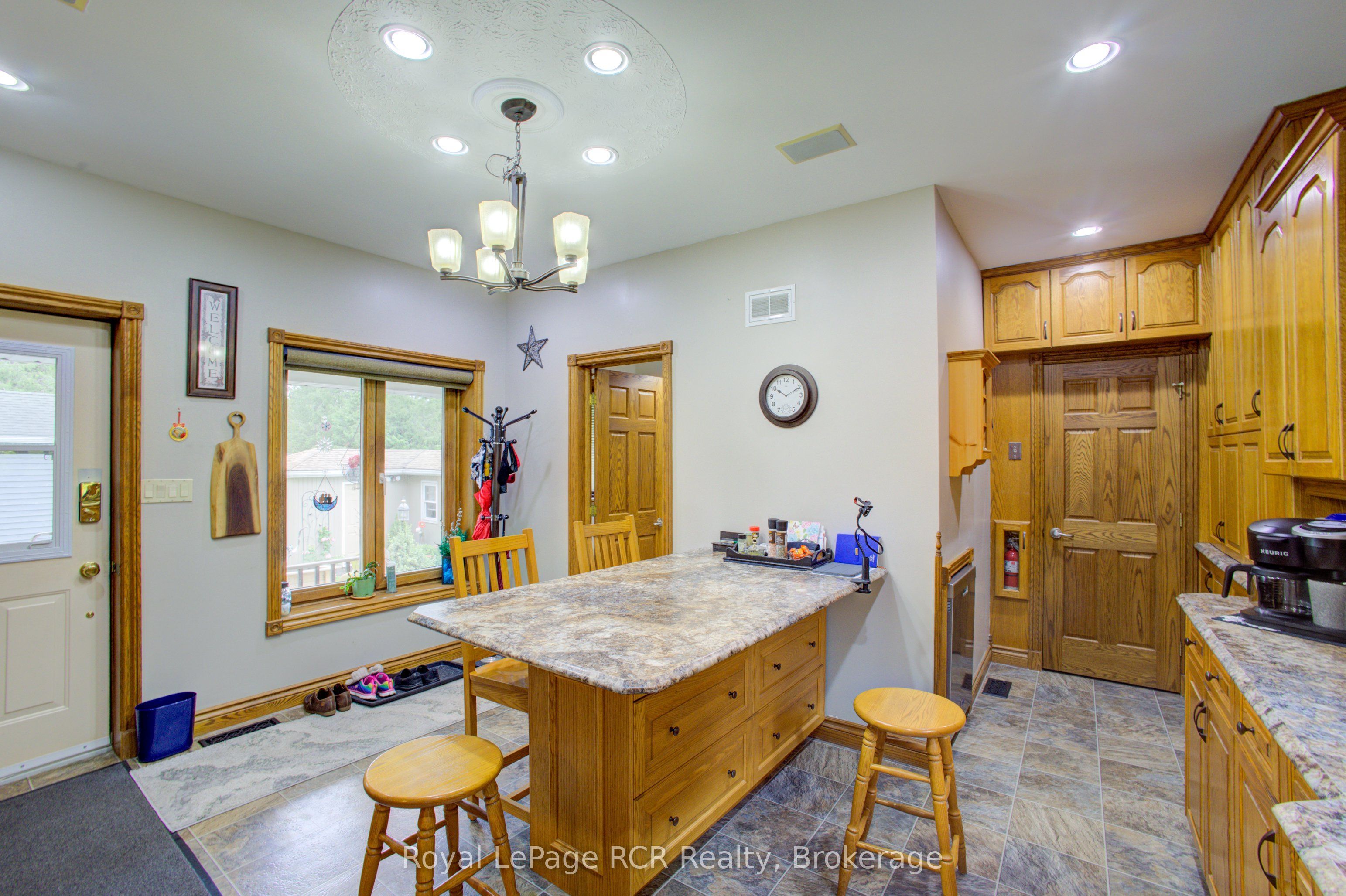 210 St George Street Property Photo 9