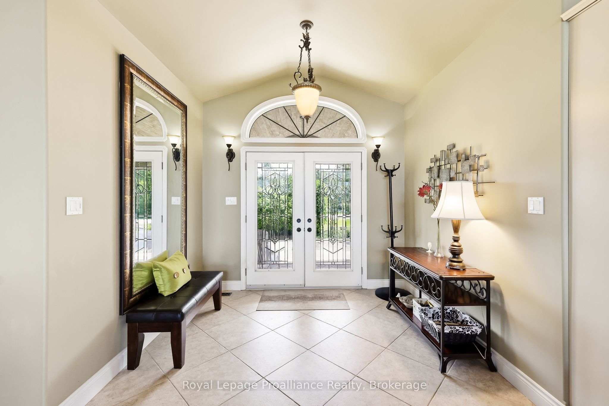 1674 Morris Avenue Property Photo 8