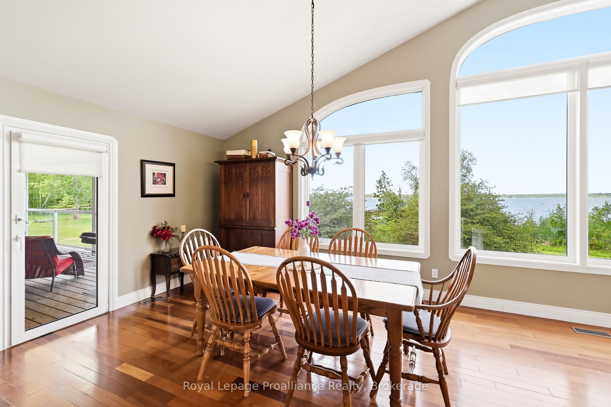 1674 Morris Avenue Property Photo 16