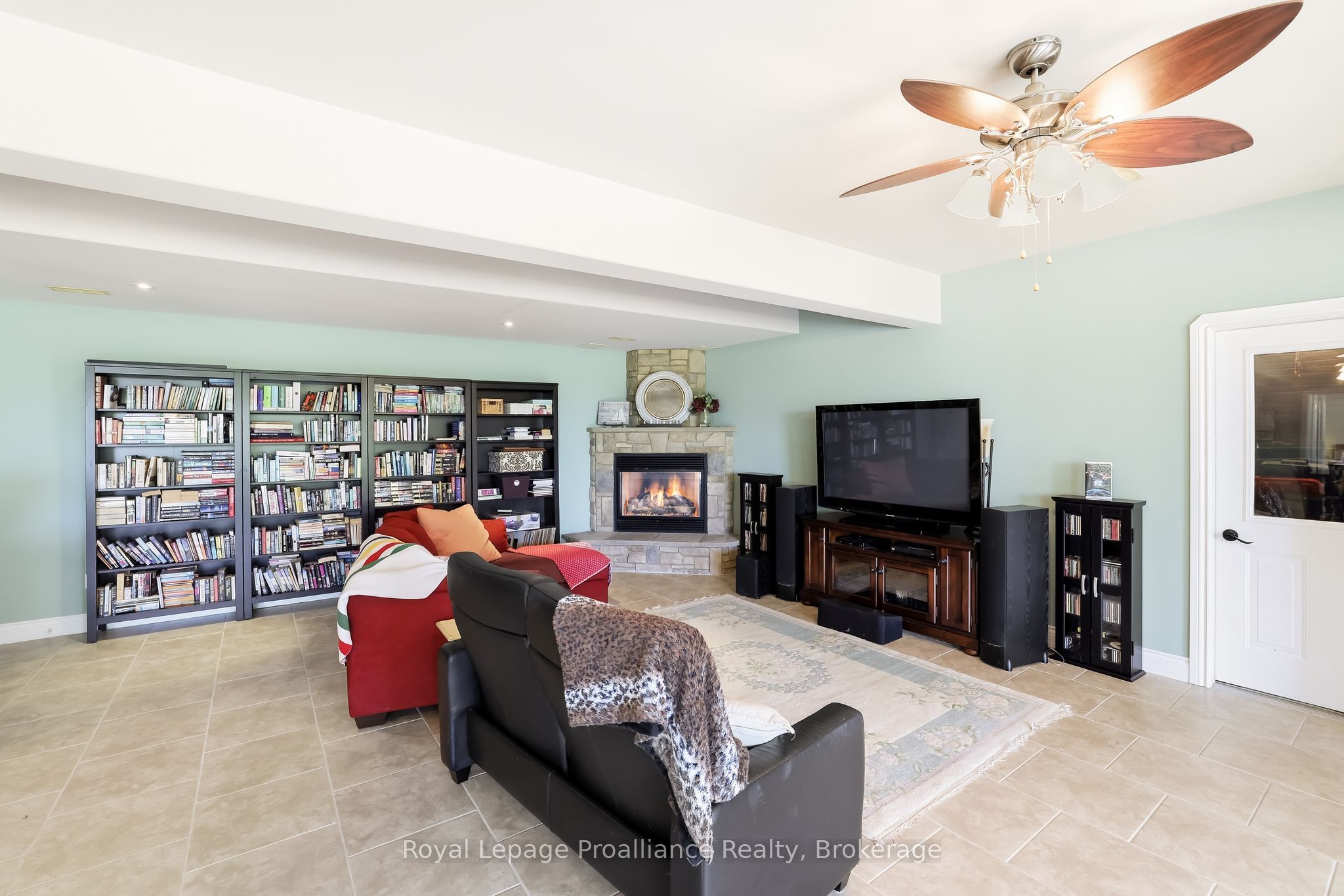 1674 Morris Avenue Property Photo 31