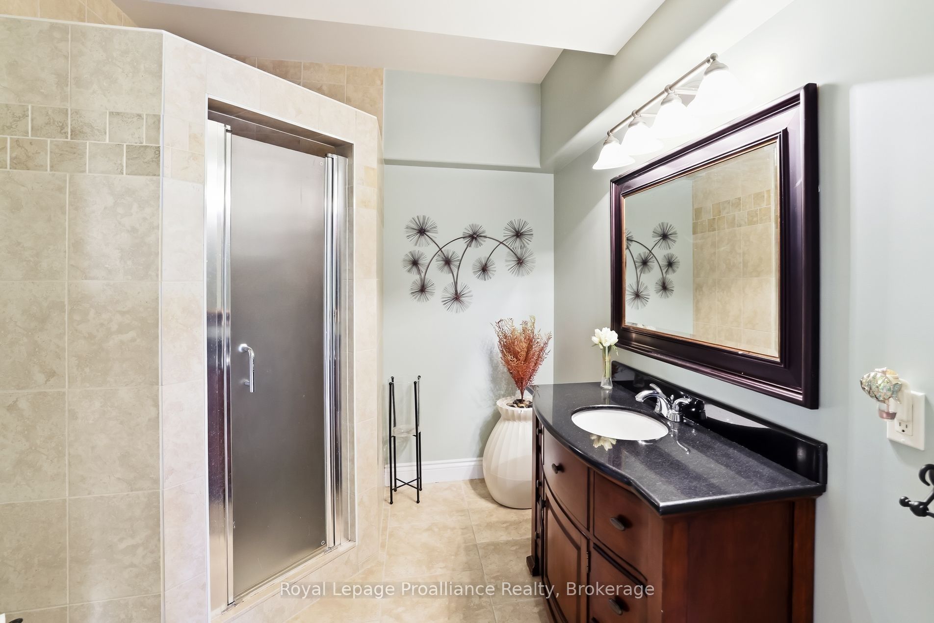1674 Morris Avenue Property Photo 33