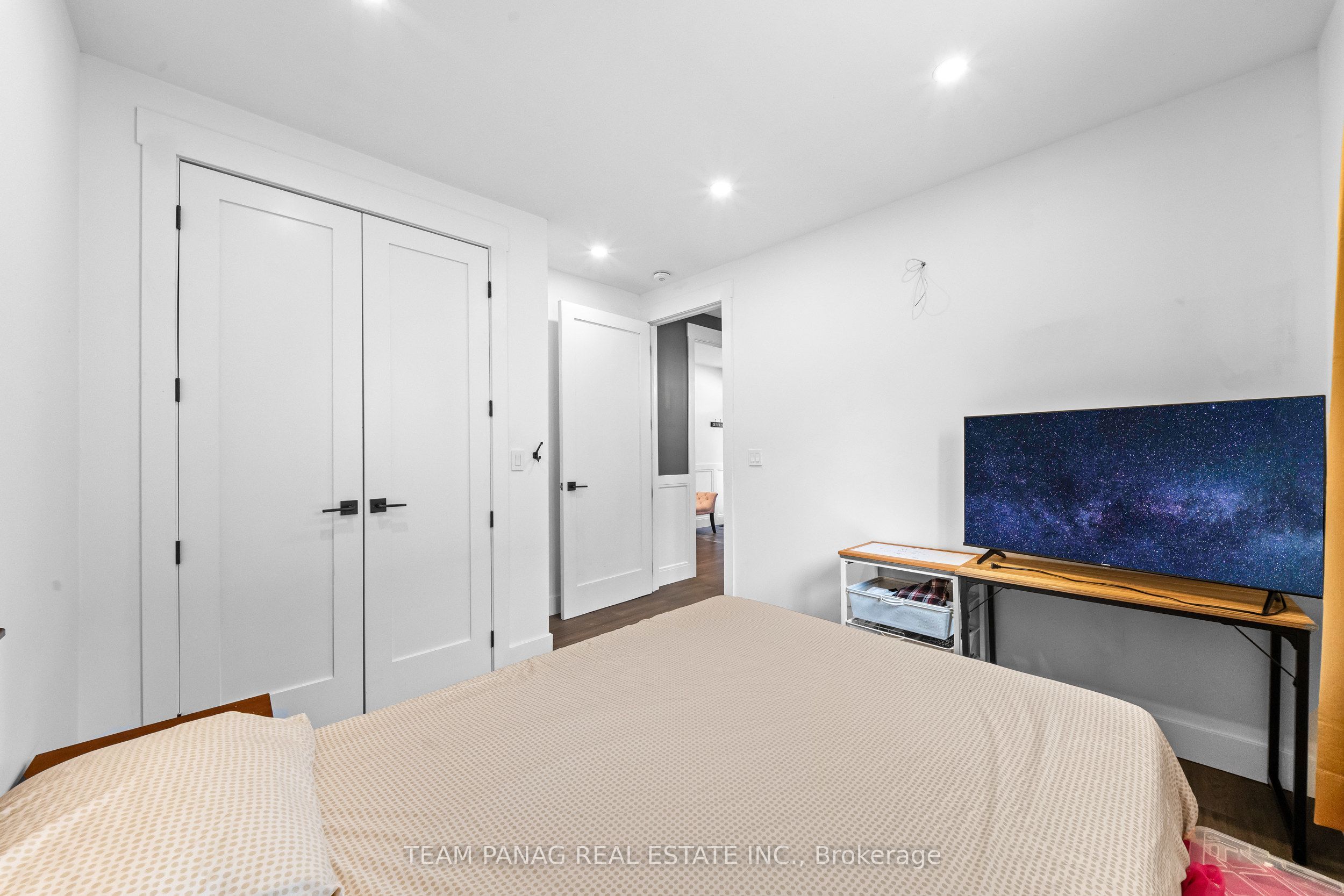 646 West 5th Street Property Photo 23