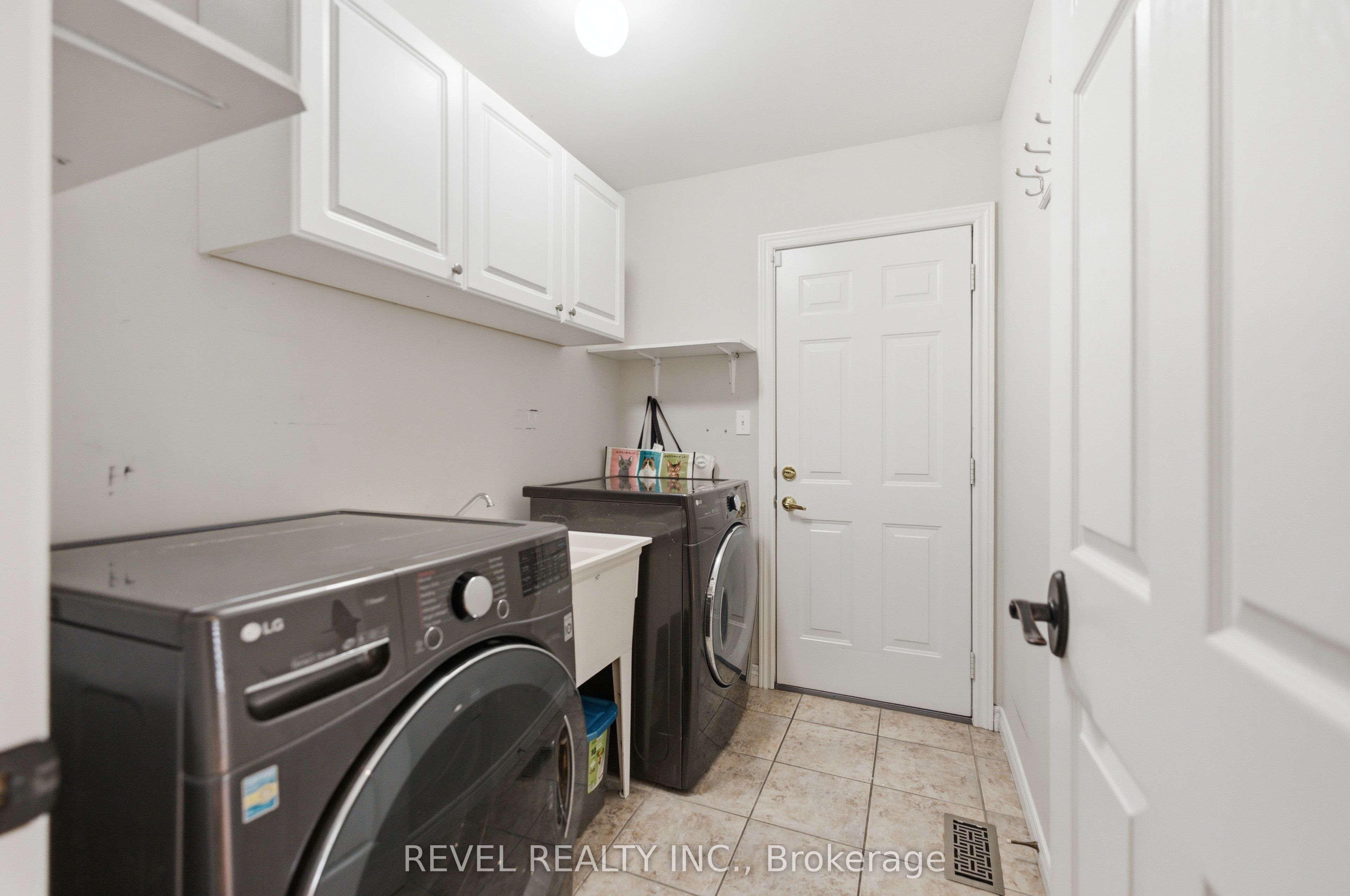 11 Maynard Street Property Photo 19