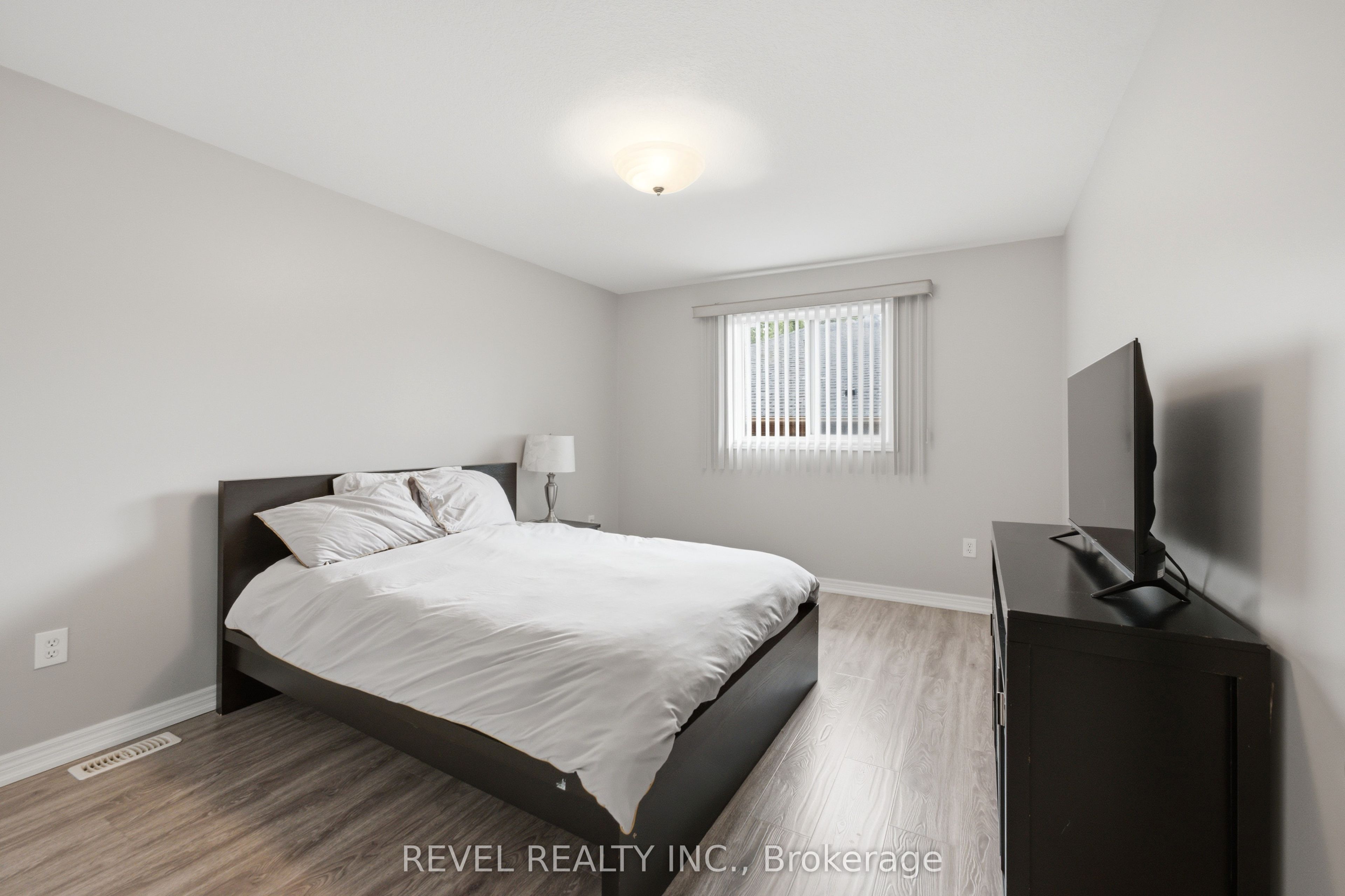 11 Maynard Street Property Photo 27