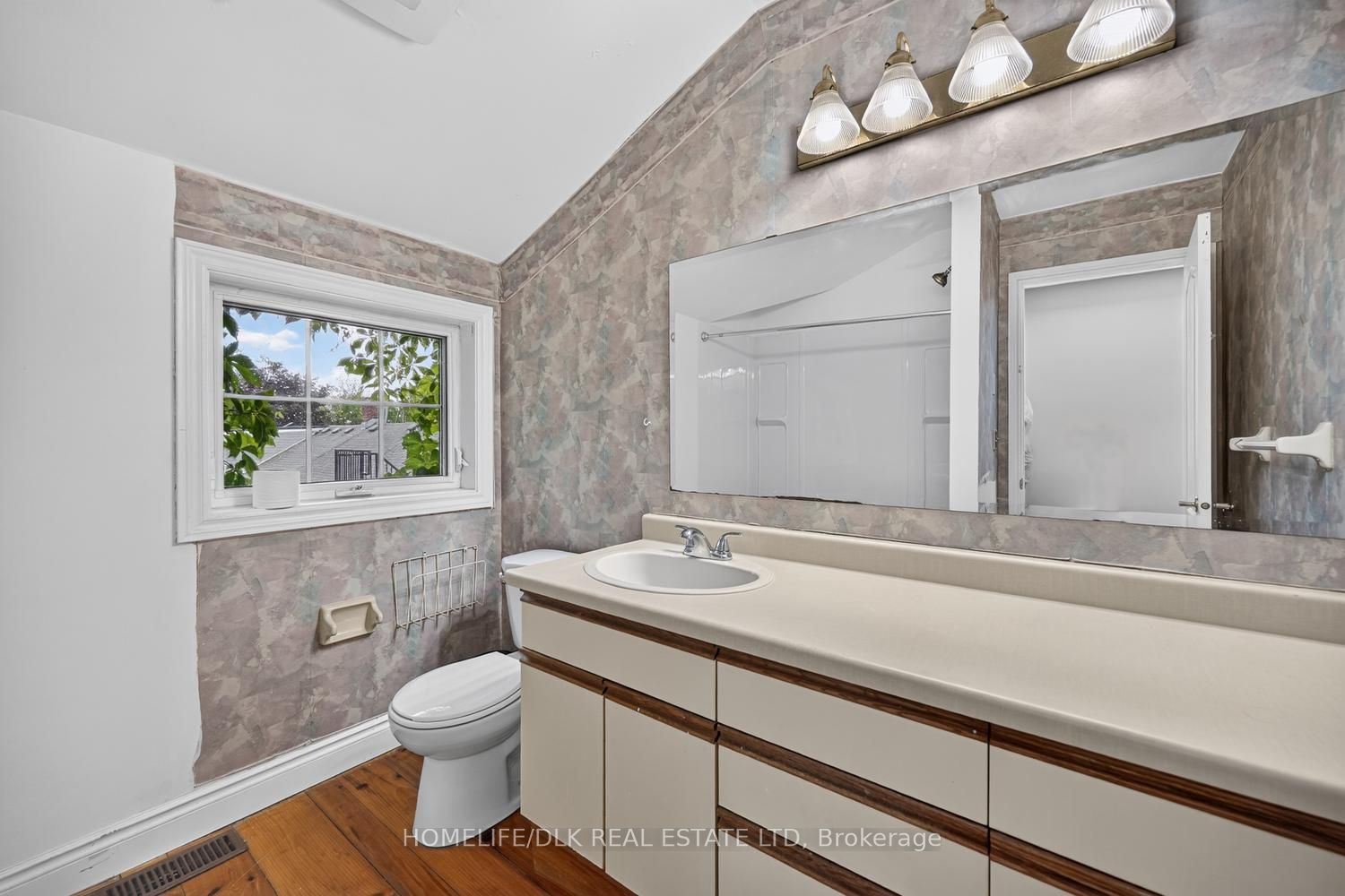 96 William Street Property Photo 7