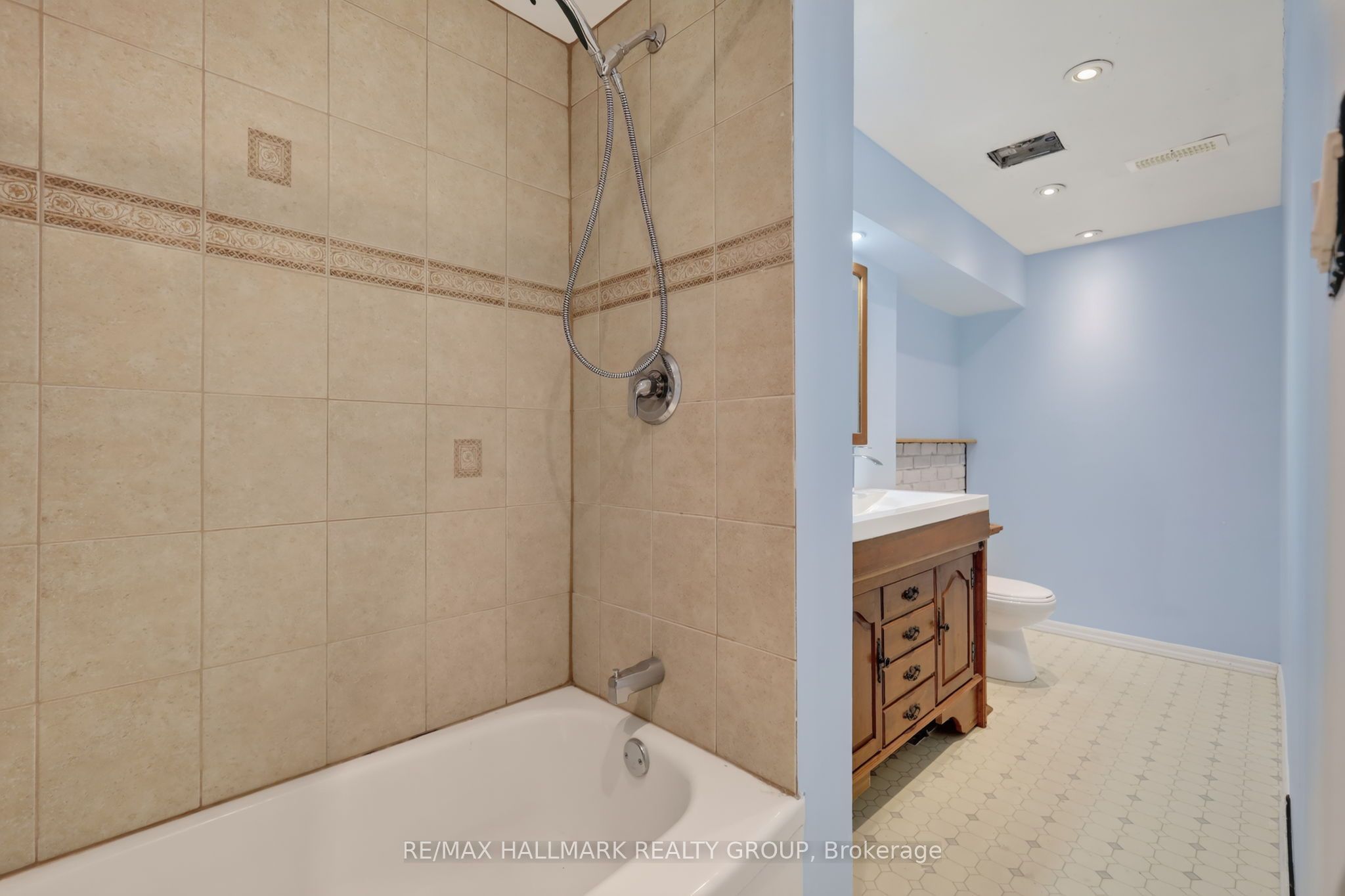 2205 Woods Street Property Photo 33