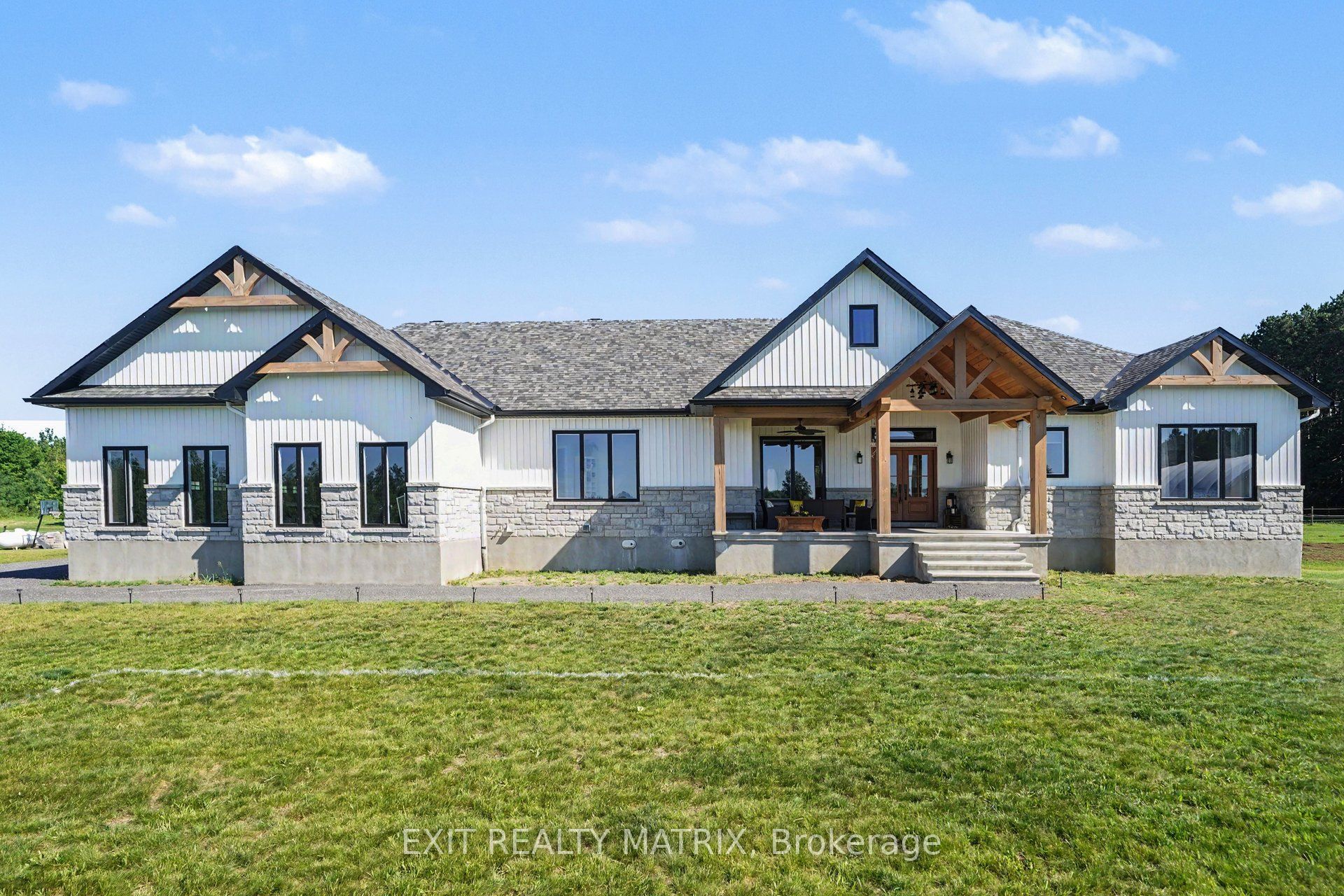 1584 Calypso Street Property Photo 1