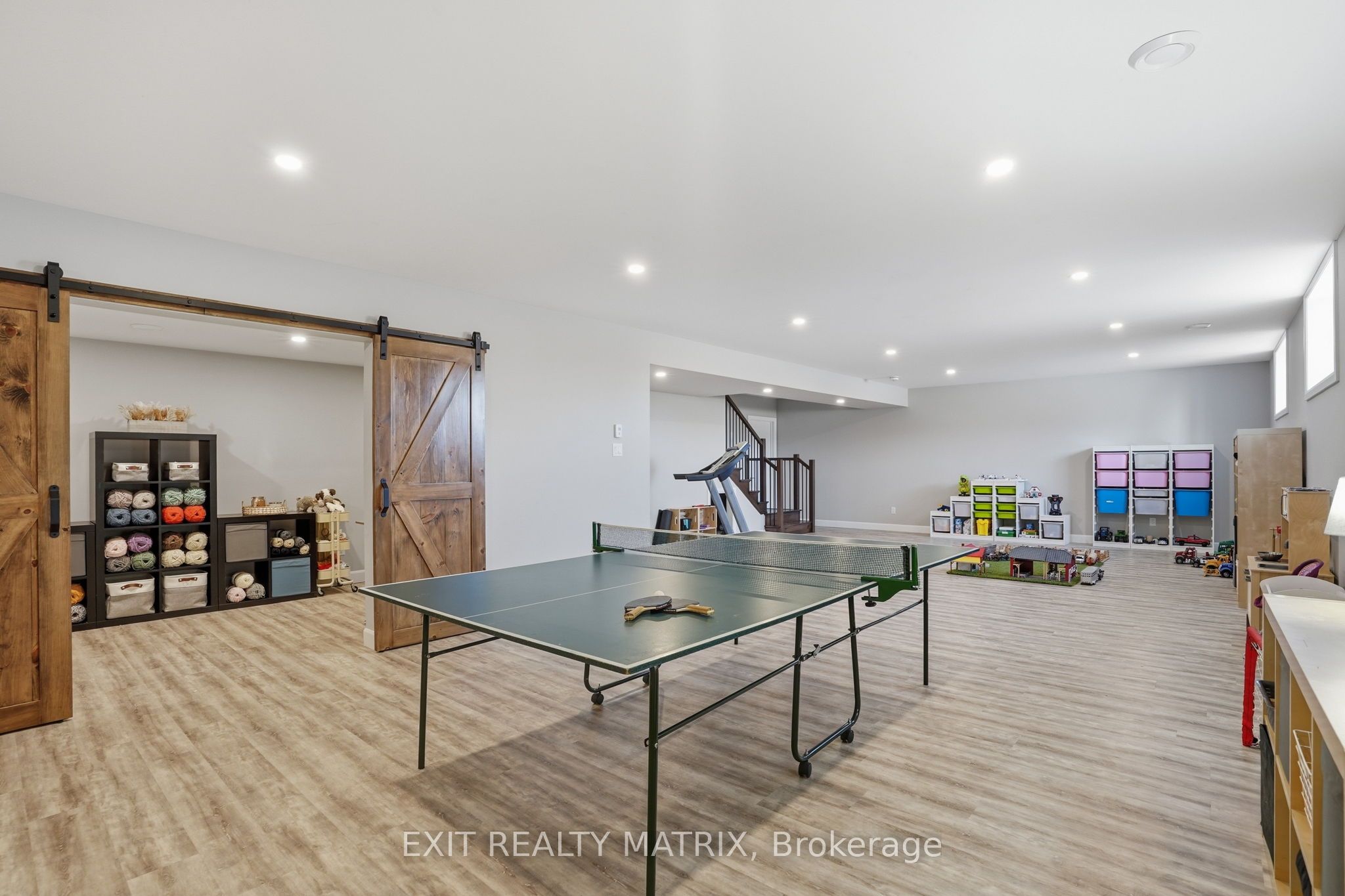 1584 Calypso Street Property Photo 33