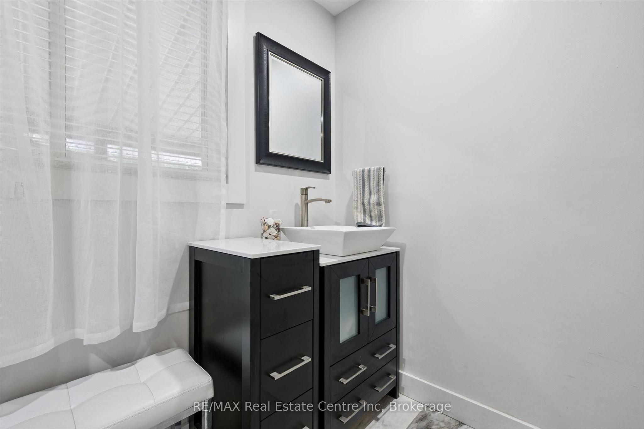 14 Ash Street Property Photo 15
