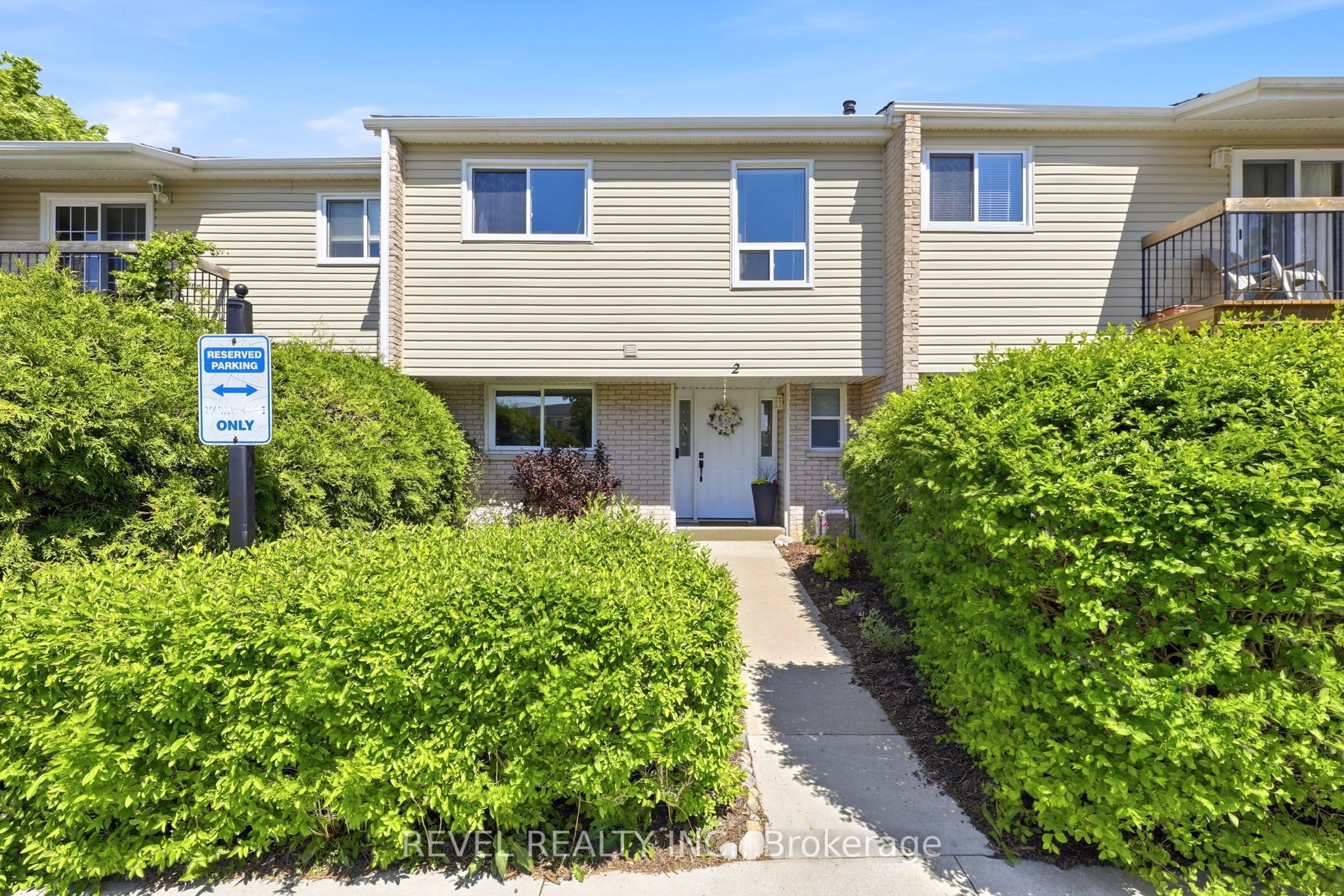 669 Osgoode Drive 2 Property Photo 1