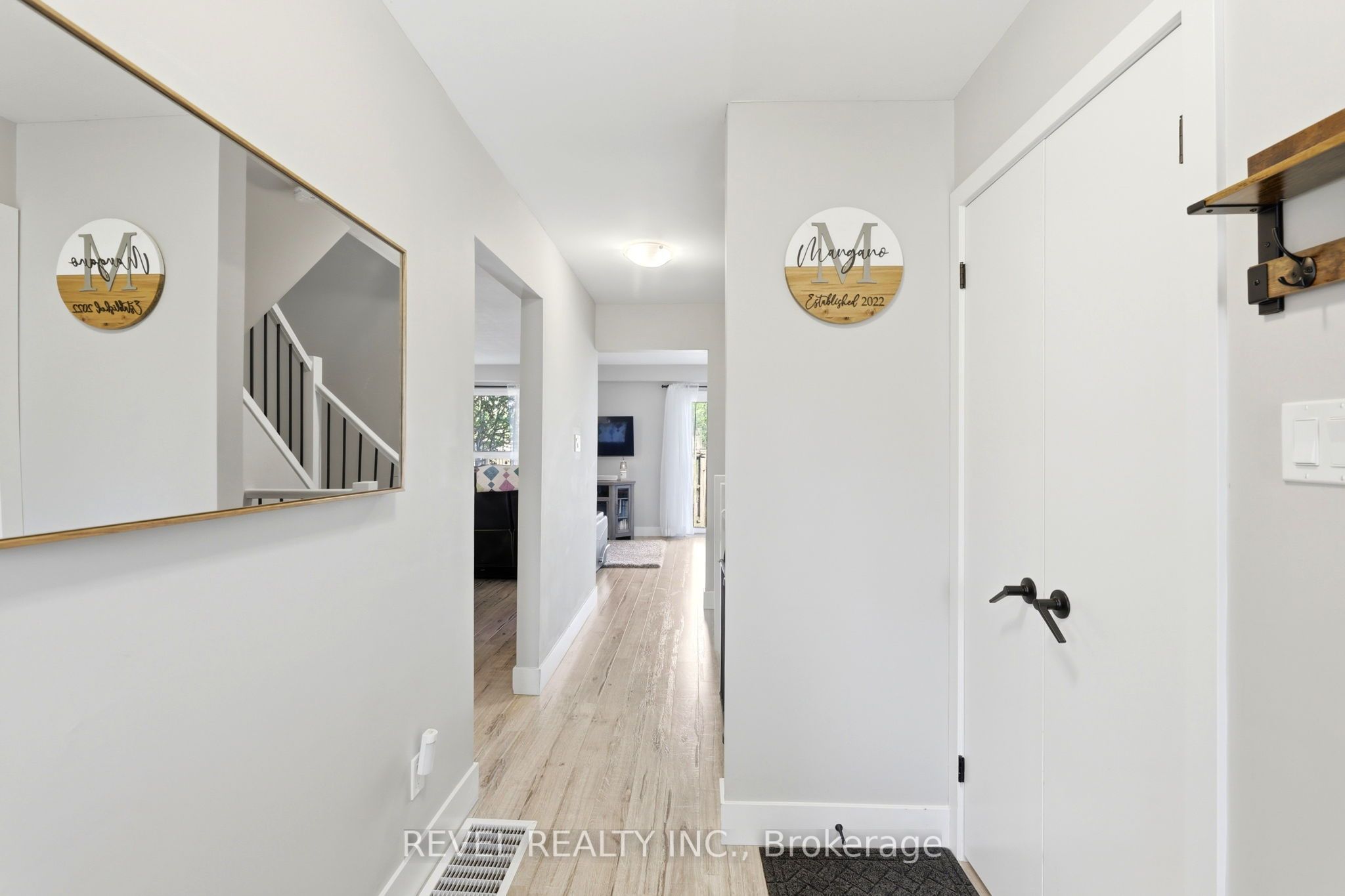 669 Osgoode Drive 2 Property Photo 4
