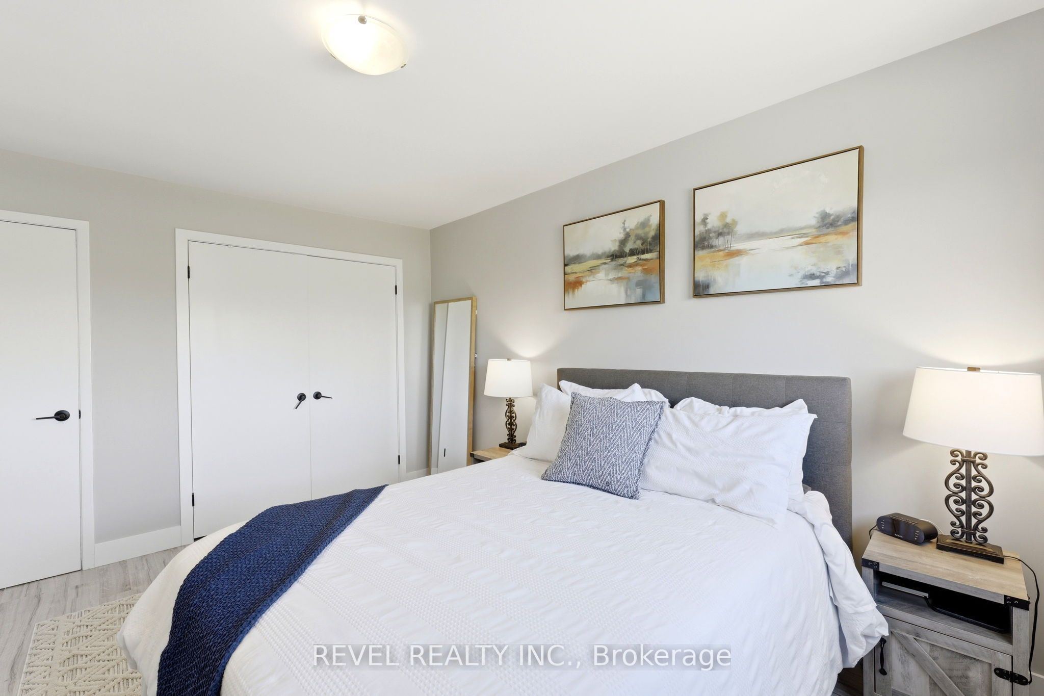 669 Osgoode Drive 2 Property Photo 16