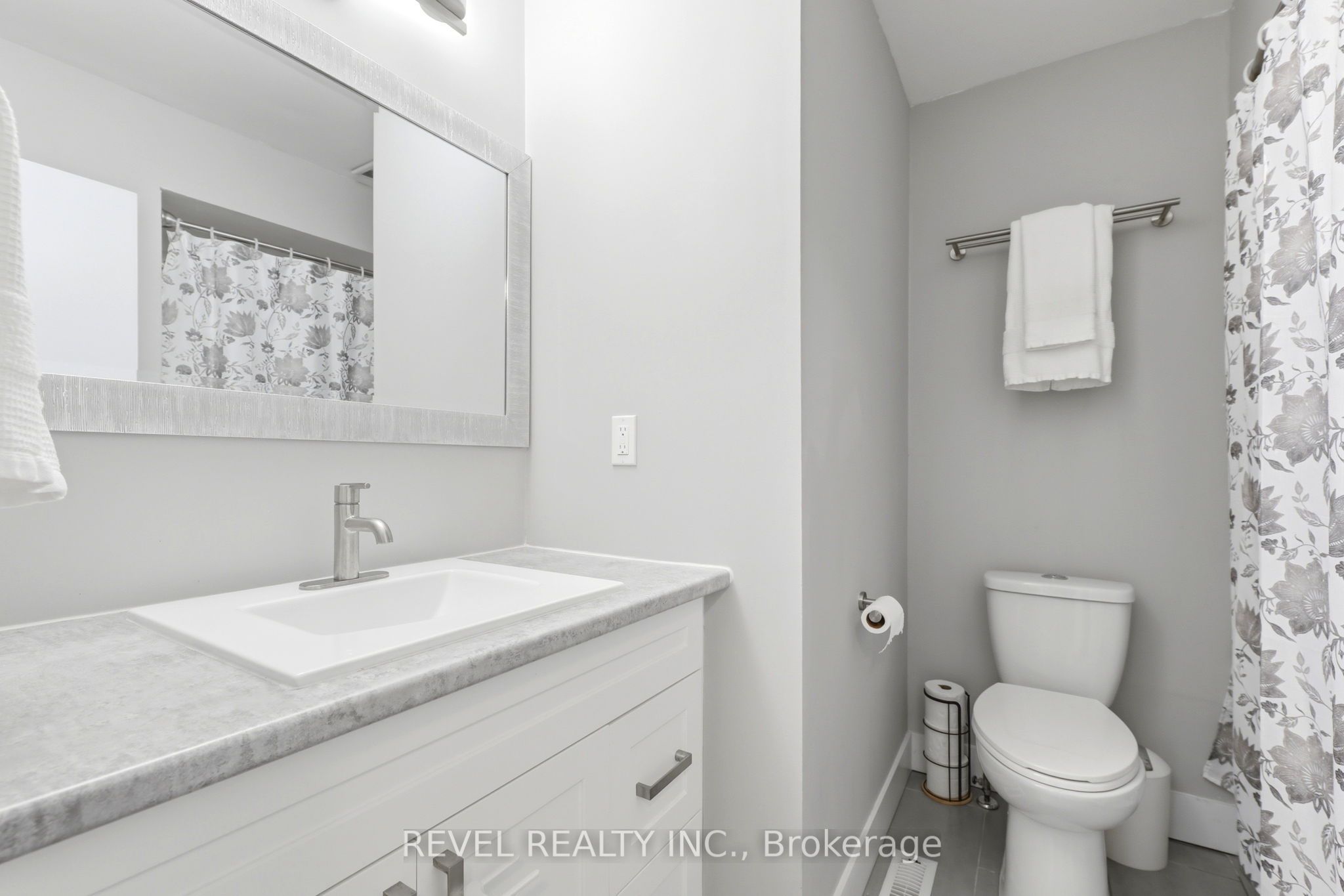 669 Osgoode Drive 2 Property Photo 17