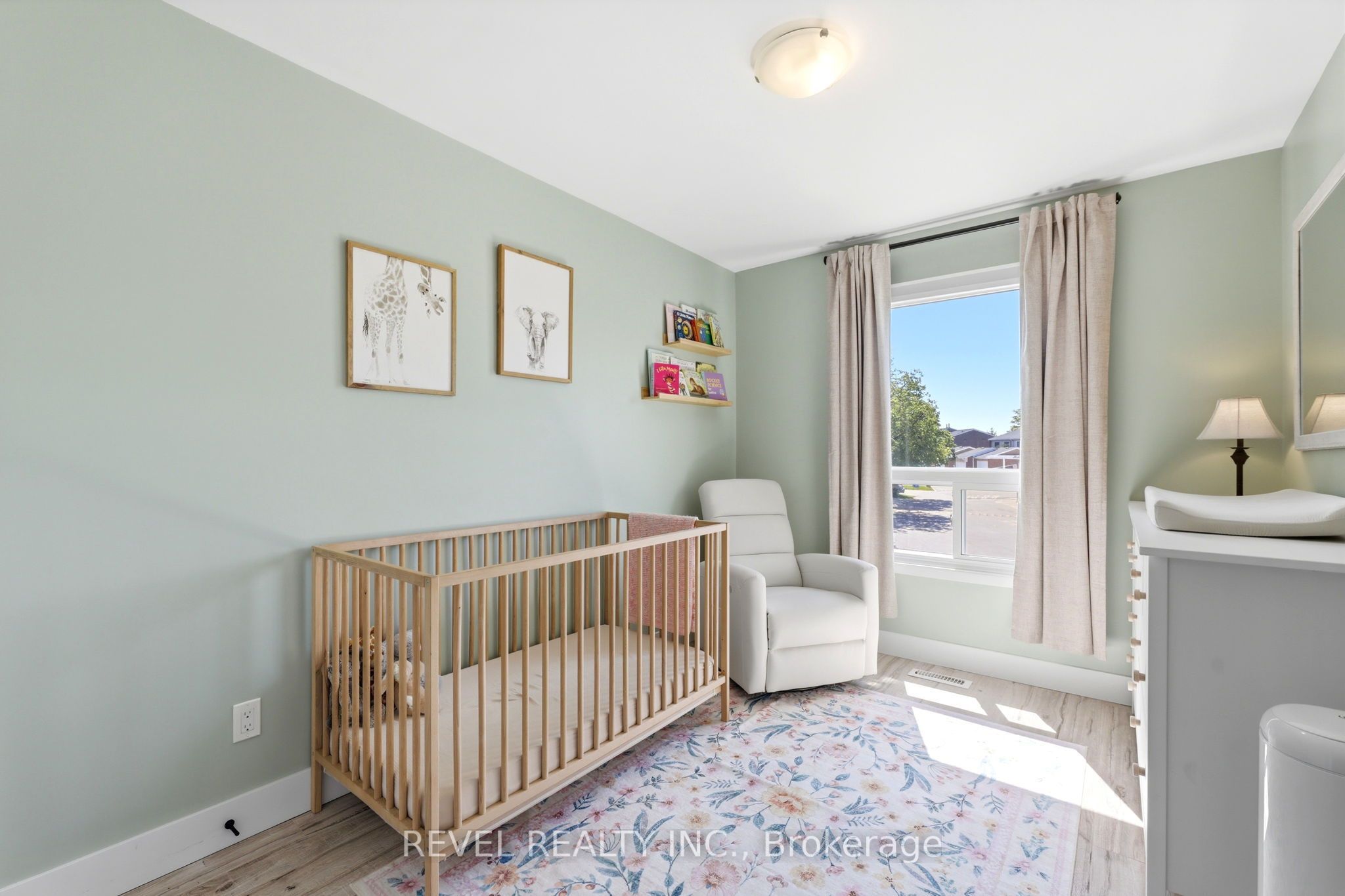 669 Osgoode Drive 2 Property Photo 22