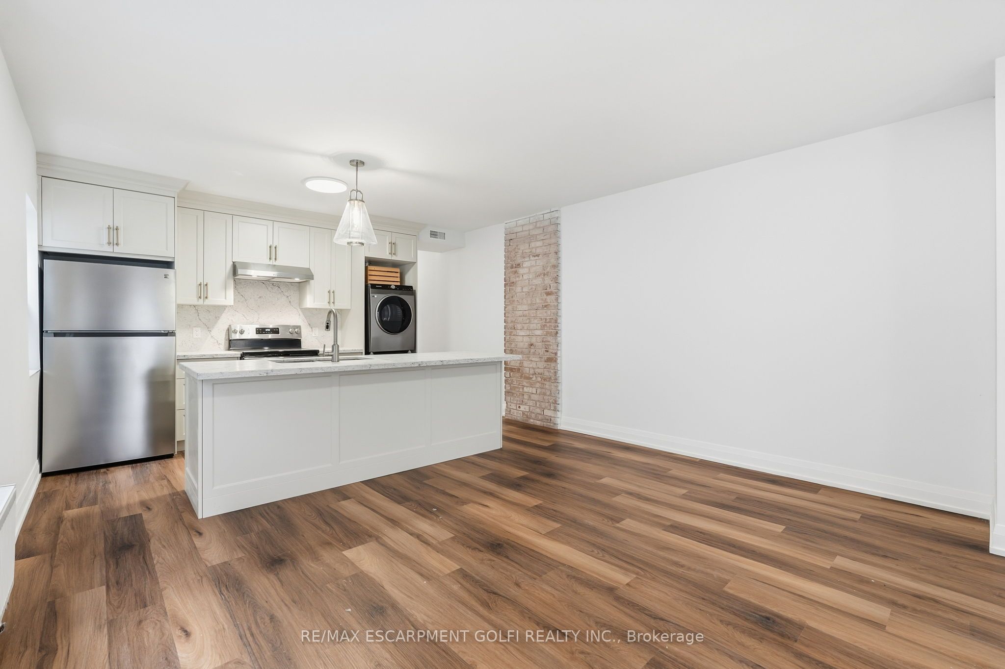 4876 Simcoe Street 1 Property Photo 5