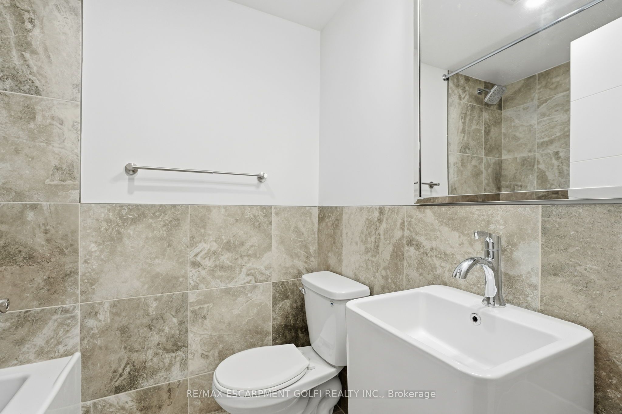 4876 Simcoe Street 1 Property Photo 13